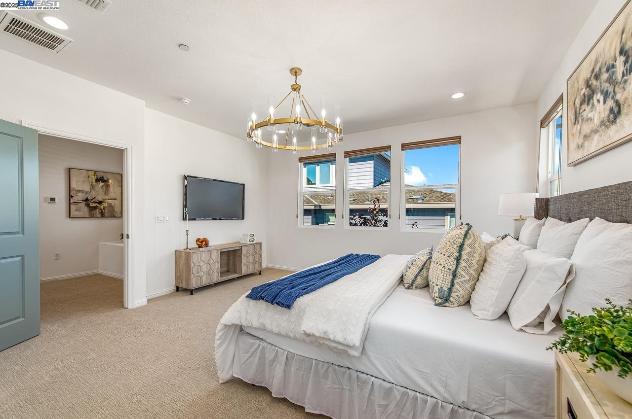 Detail Gallery Image 18 of 47 For 4338 Healdsburg Way, Dublin,  CA 94568 - 5 Beds | 5 Baths