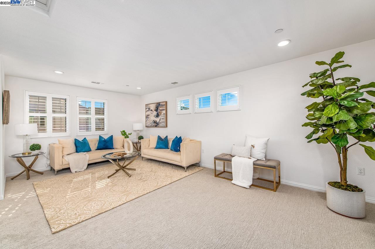 Detail Gallery Image 24 of 47 For 4338 Healdsburg Way, Dublin,  CA 94568 - 5 Beds | 5 Baths