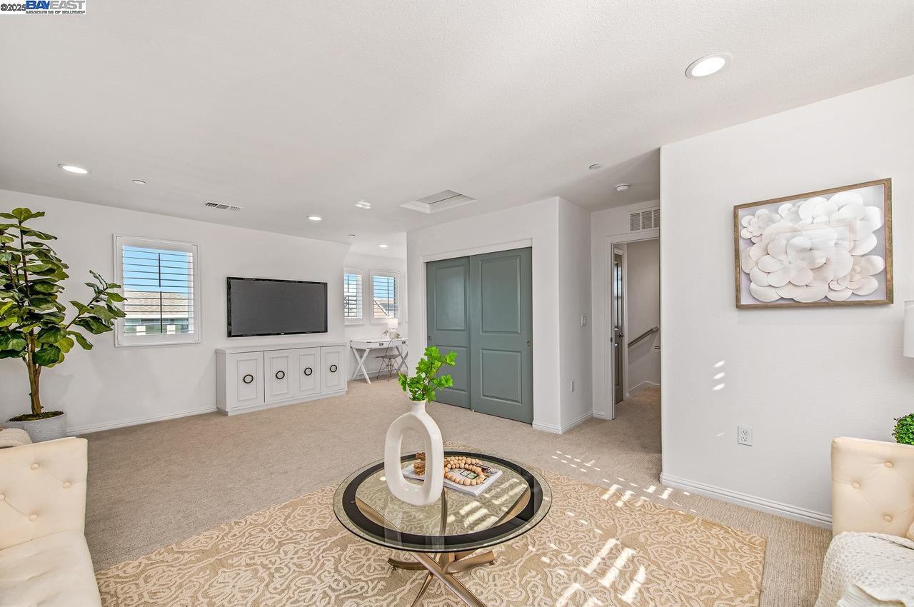 Detail Gallery Image 26 of 47 For 4338 Healdsburg Way, Dublin,  CA 94568 - 5 Beds | 5 Baths