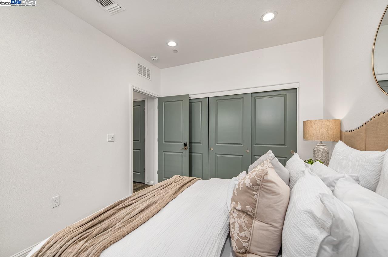 Detail Gallery Image 29 of 47 For 4338 Healdsburg Way, Dublin,  CA 94568 - 5 Beds | 5 Baths