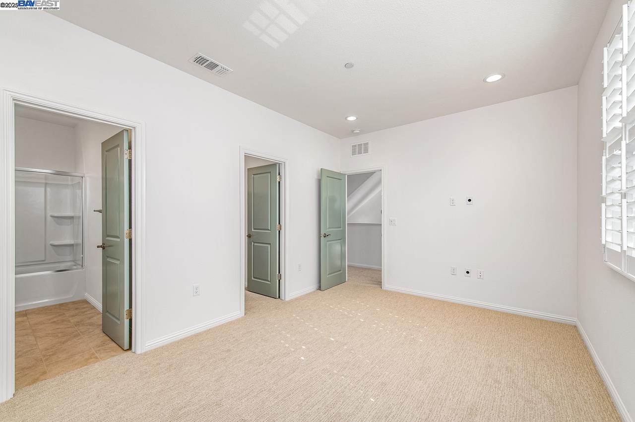 Detail Gallery Image 31 of 47 For 4338 Healdsburg Way, Dublin,  CA 94568 - 5 Beds | 5 Baths