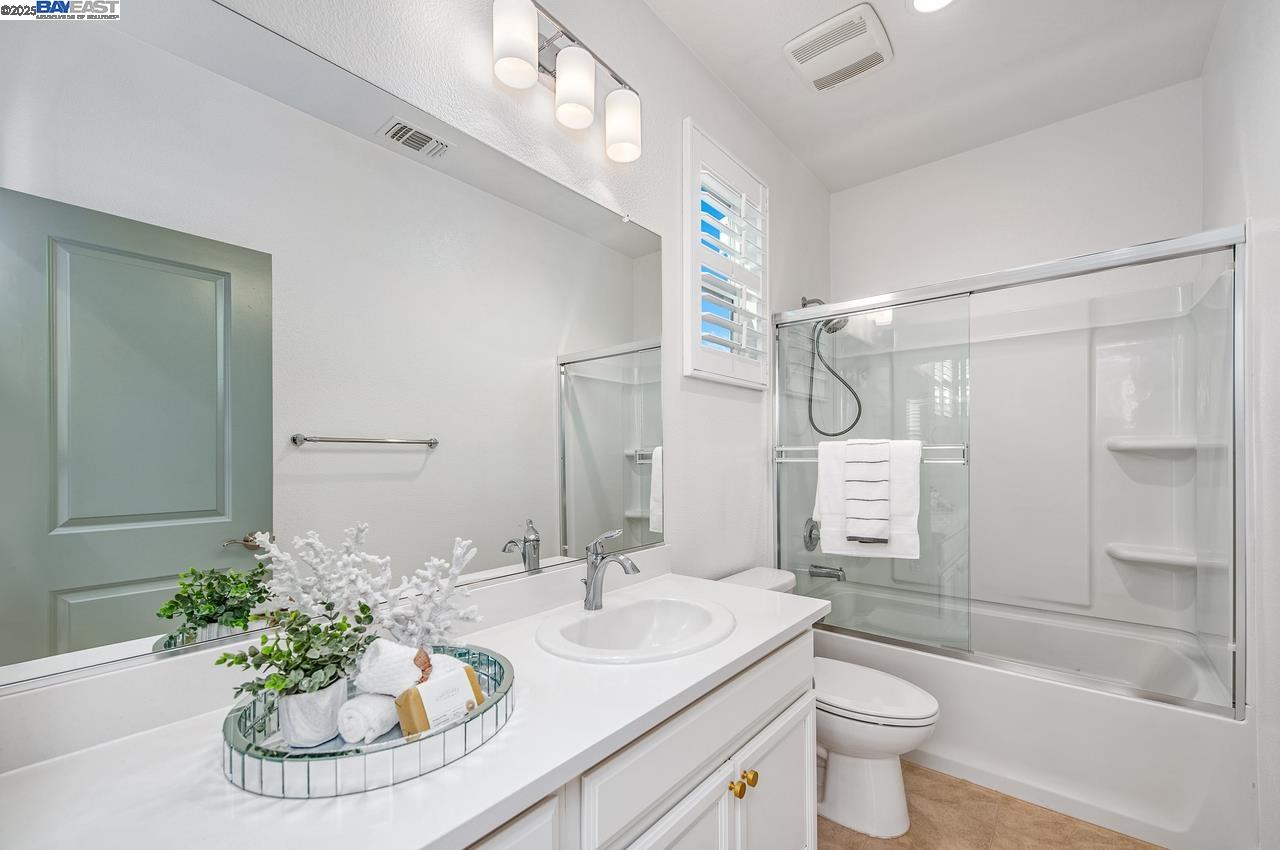 Detail Gallery Image 32 of 47 For 4338 Healdsburg Way, Dublin,  CA 94568 - 5 Beds | 5 Baths