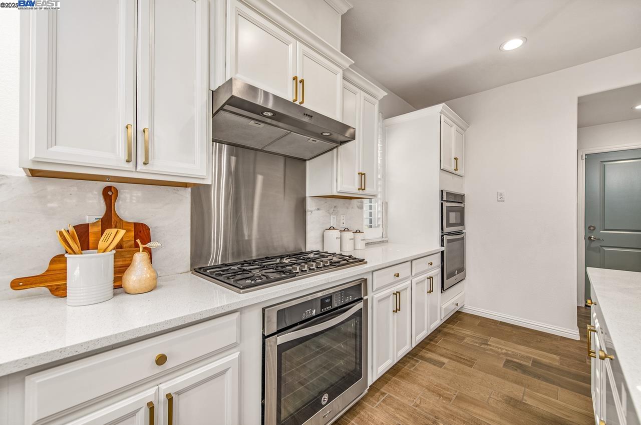 Detail Gallery Image 7 of 47 For 4338 Healdsburg Way, Dublin,  CA 94568 - 5 Beds | 5 Baths