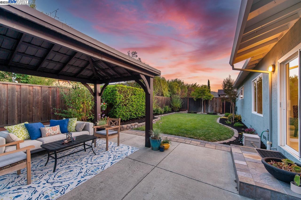 Detail Gallery Image 3 of 46 For 6426 Alvord Way, Pleasanton,  CA 94588 - 4 Beds | 2 Baths