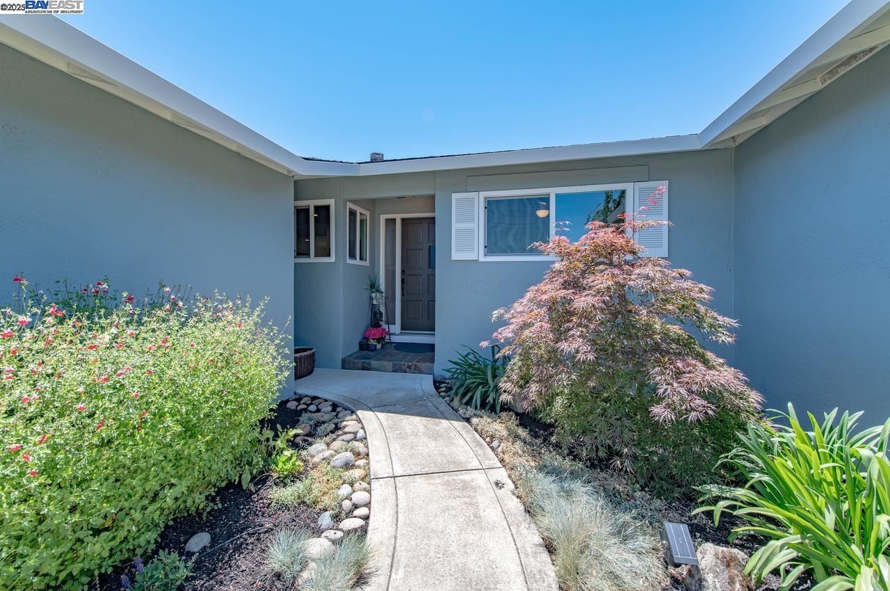 Detail Gallery Image 7 of 46 For 6426 Alvord Way, Pleasanton,  CA 94588 - 4 Beds | 2 Baths