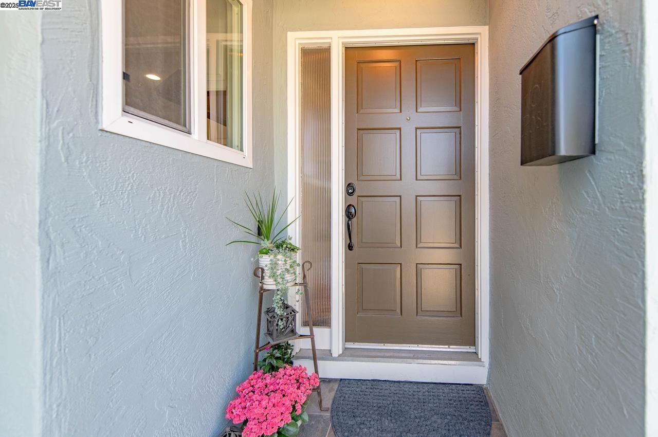 Detail Gallery Image 8 of 46 For 6426 Alvord Way, Pleasanton,  CA 94588 - 4 Beds | 2 Baths