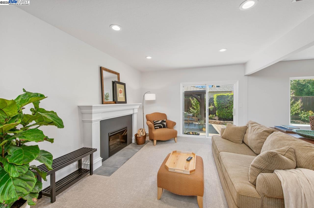 Detail Gallery Image 10 of 46 For 6426 Alvord Way, Pleasanton,  CA 94588 - 4 Beds | 2 Baths