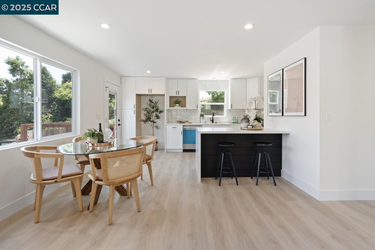 Detail Gallery Image 11 of 42 For 1923 Thompson Ln, El Sobrante,  CA 94803 - 2 Beds | 1 Baths