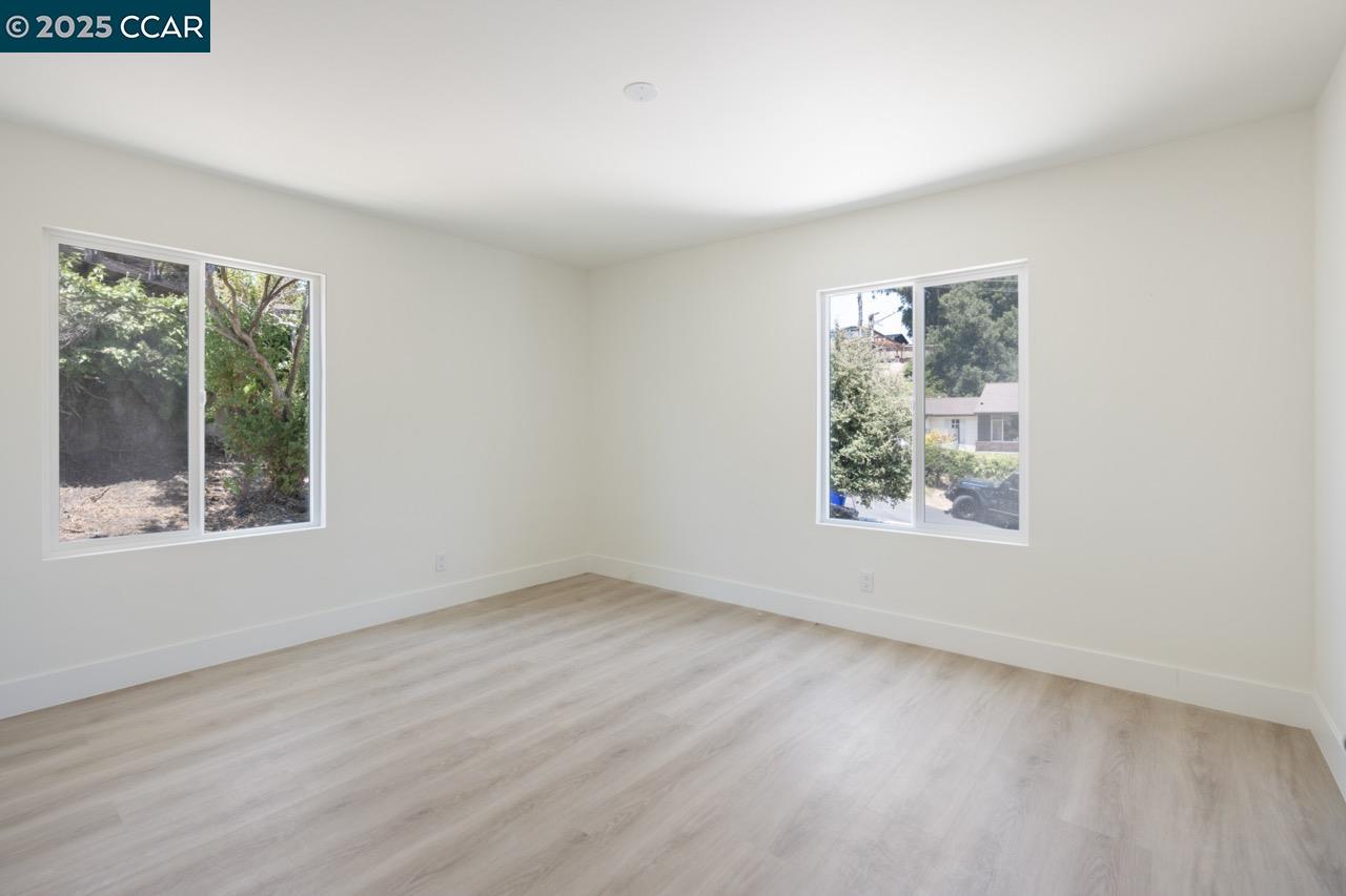Detail Gallery Image 21 of 42 For 1923 Thompson Ln, El Sobrante,  CA 94803 - 2 Beds | 1 Baths