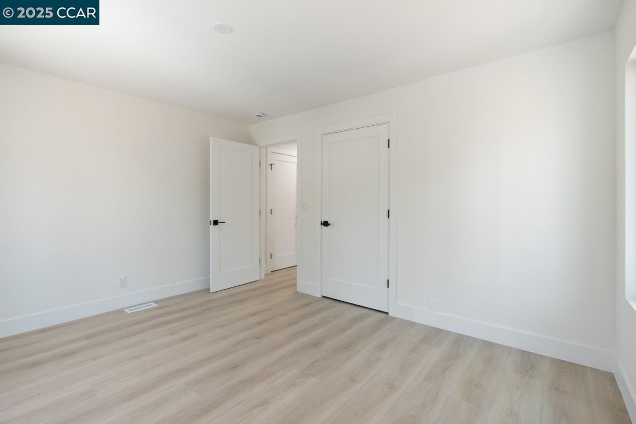 Detail Gallery Image 22 of 42 For 1923 Thompson Ln, El Sobrante,  CA 94803 - 2 Beds | 1 Baths