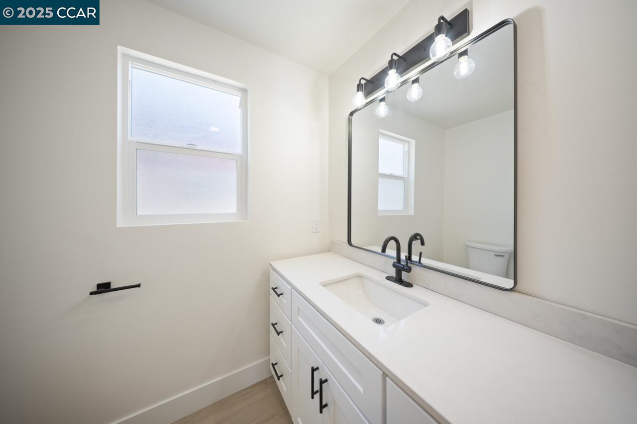 Detail Gallery Image 23 of 42 For 1923 Thompson Ln, El Sobrante,  CA 94803 - 2 Beds | 1 Baths