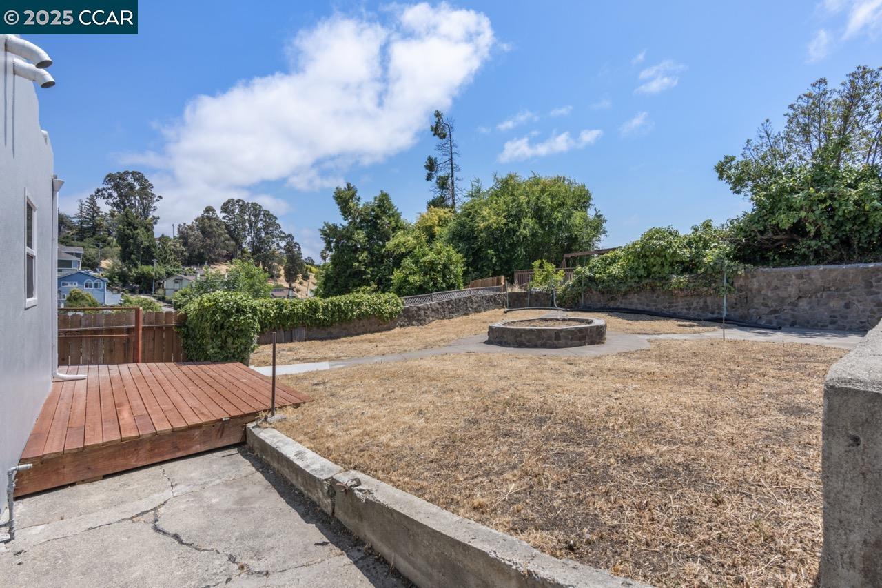 Detail Gallery Image 30 of 42 For 1923 Thompson Ln, El Sobrante,  CA 94803 - 2 Beds | 1 Baths