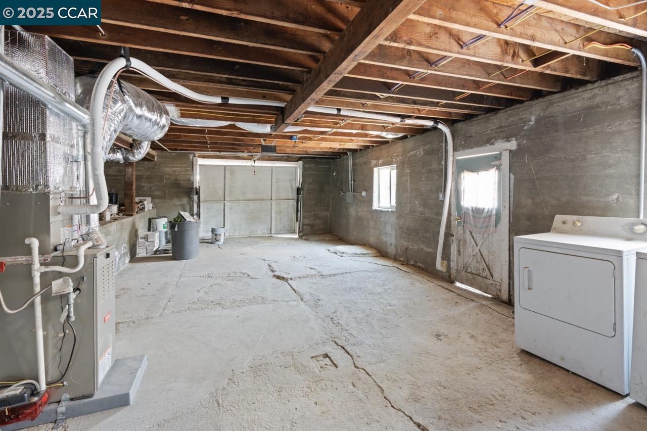 Detail Gallery Image 35 of 42 For 1923 Thompson Ln, El Sobrante,  CA 94803 - 2 Beds | 1 Baths
