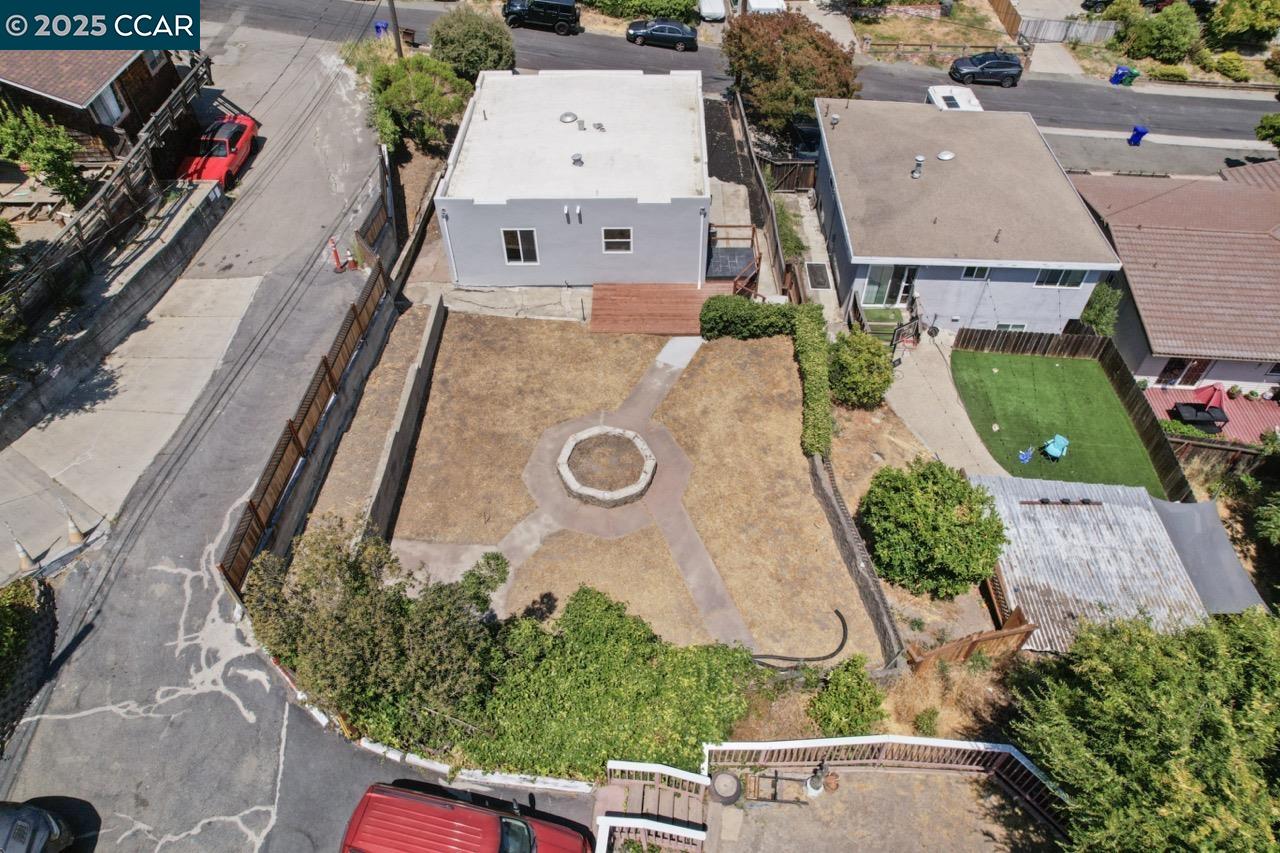 Detail Gallery Image 39 of 42 For 1923 Thompson Ln, El Sobrante,  CA 94803 - 2 Beds | 1 Baths