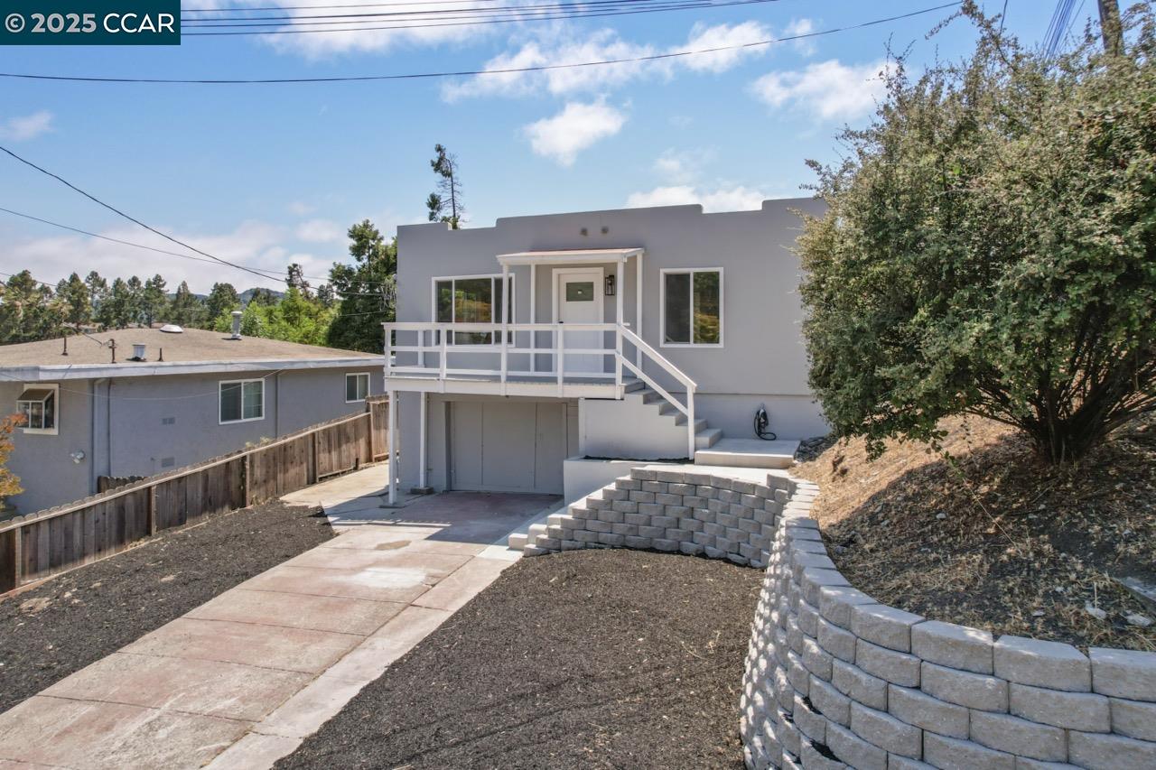 Detail Gallery Image 40 of 42 For 1923 Thompson Ln, El Sobrante,  CA 94803 - 2 Beds | 1 Baths