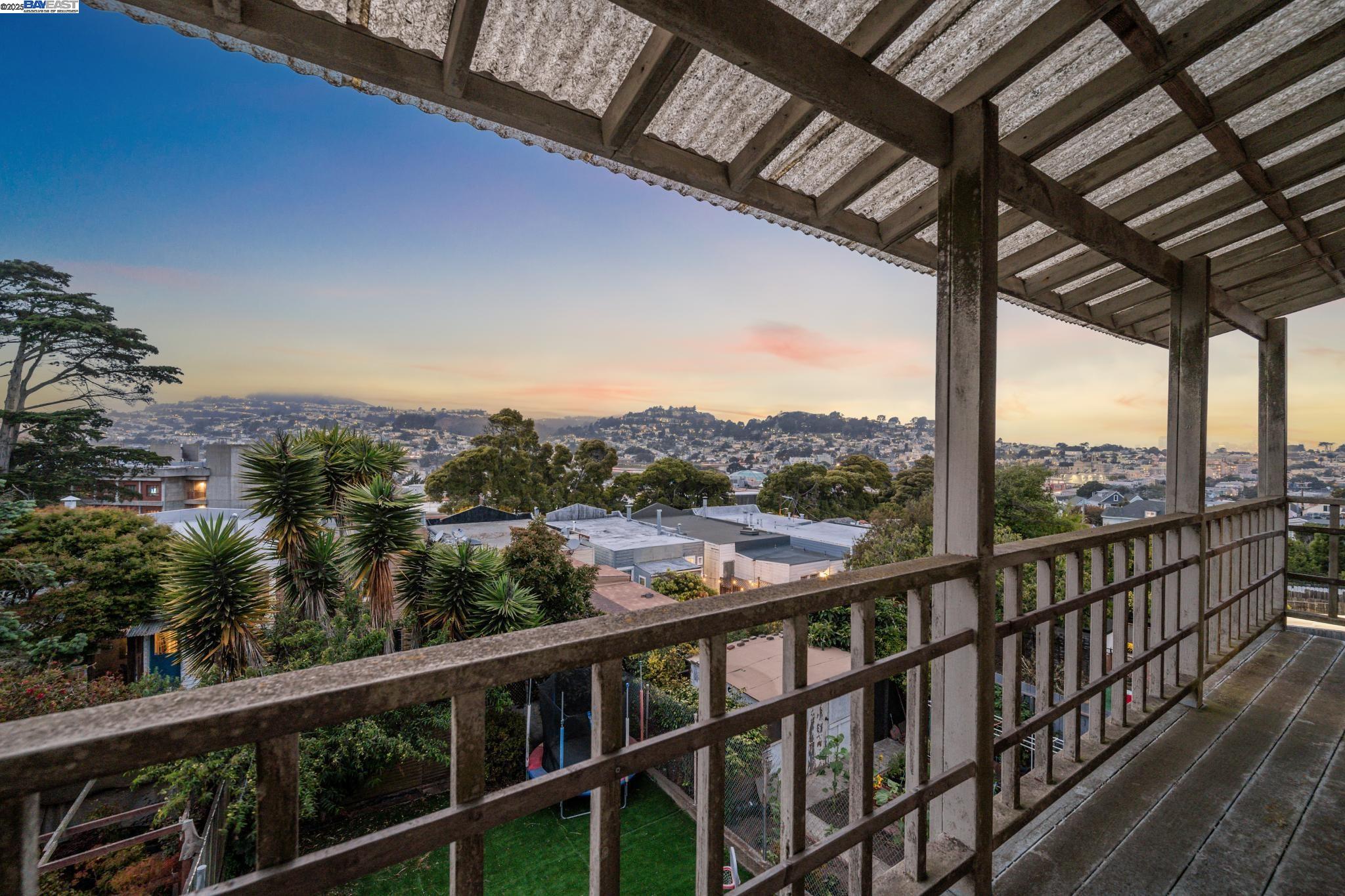 Detail Gallery Image 17 of 58 For 162 Madrid St, San Francisco,  CA 94112 - 4 Beds | 3 Baths