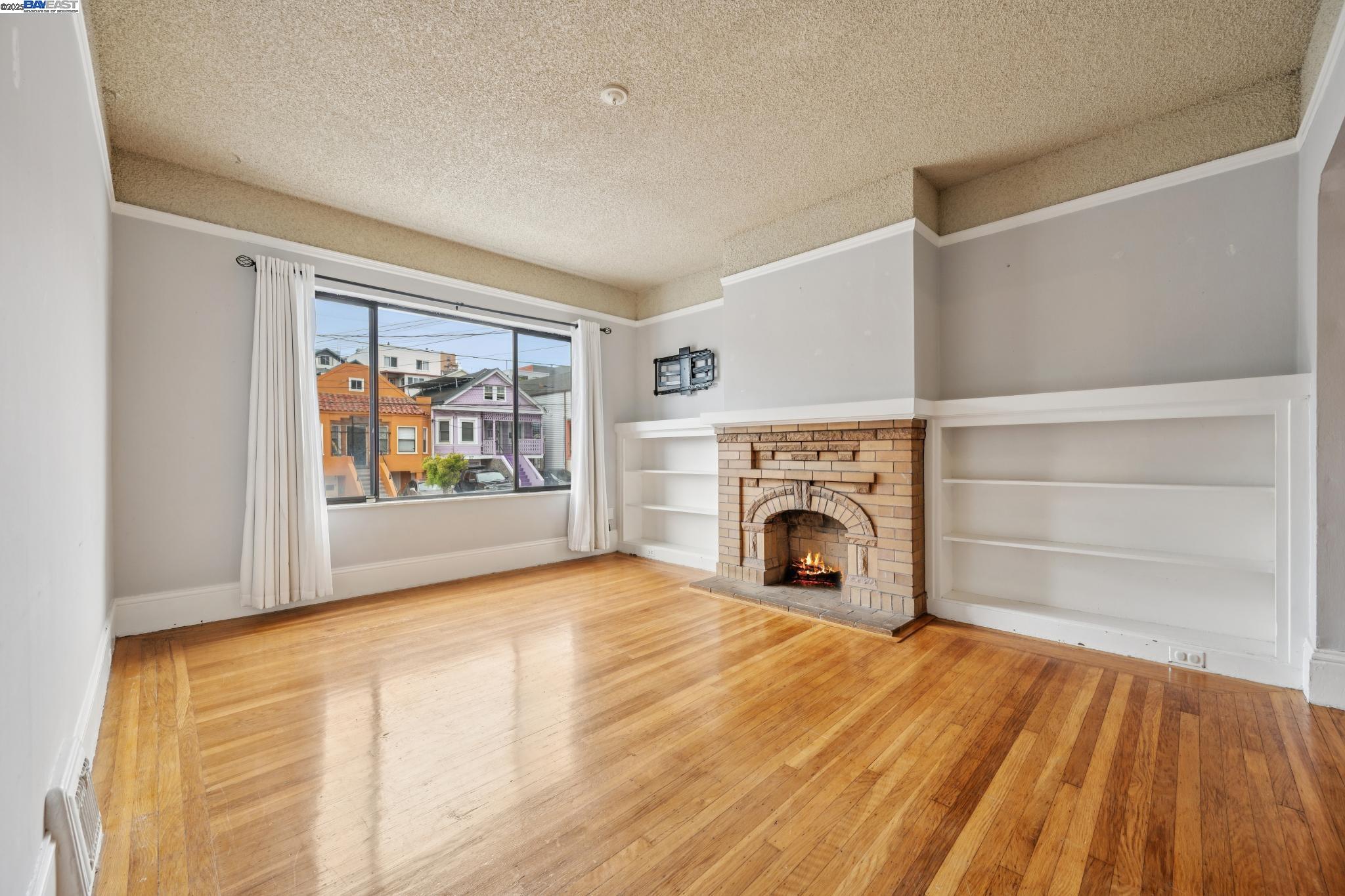 Detail Gallery Image 3 of 58 For 162 Madrid St, San Francisco,  CA 94112 - 4 Beds | 3 Baths