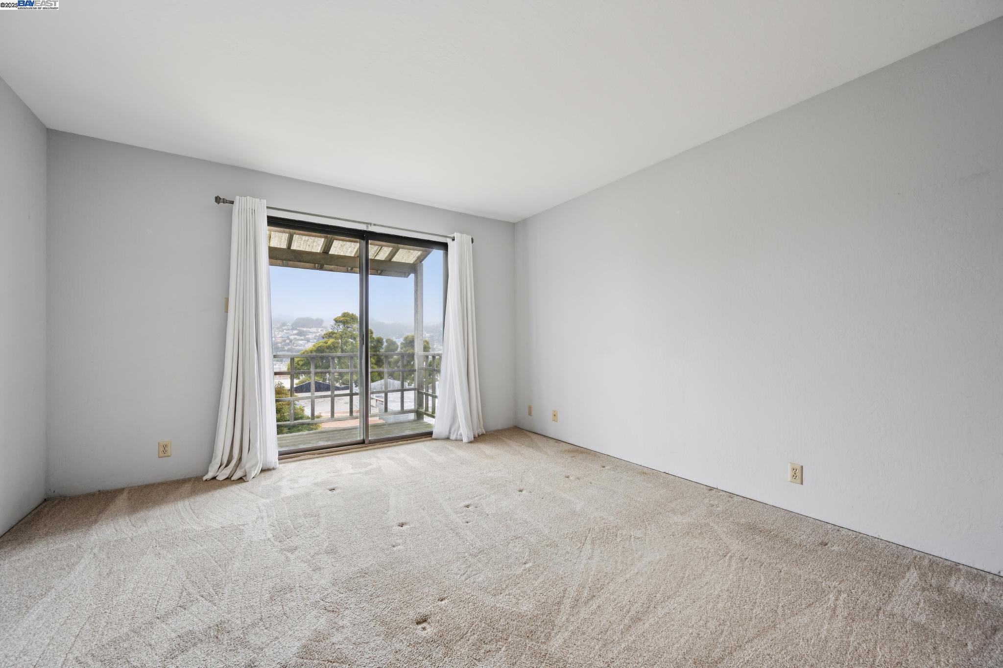 Detail Gallery Image 22 of 58 For 162 Madrid St, San Francisco,  CA 94112 - 4 Beds | 3 Baths