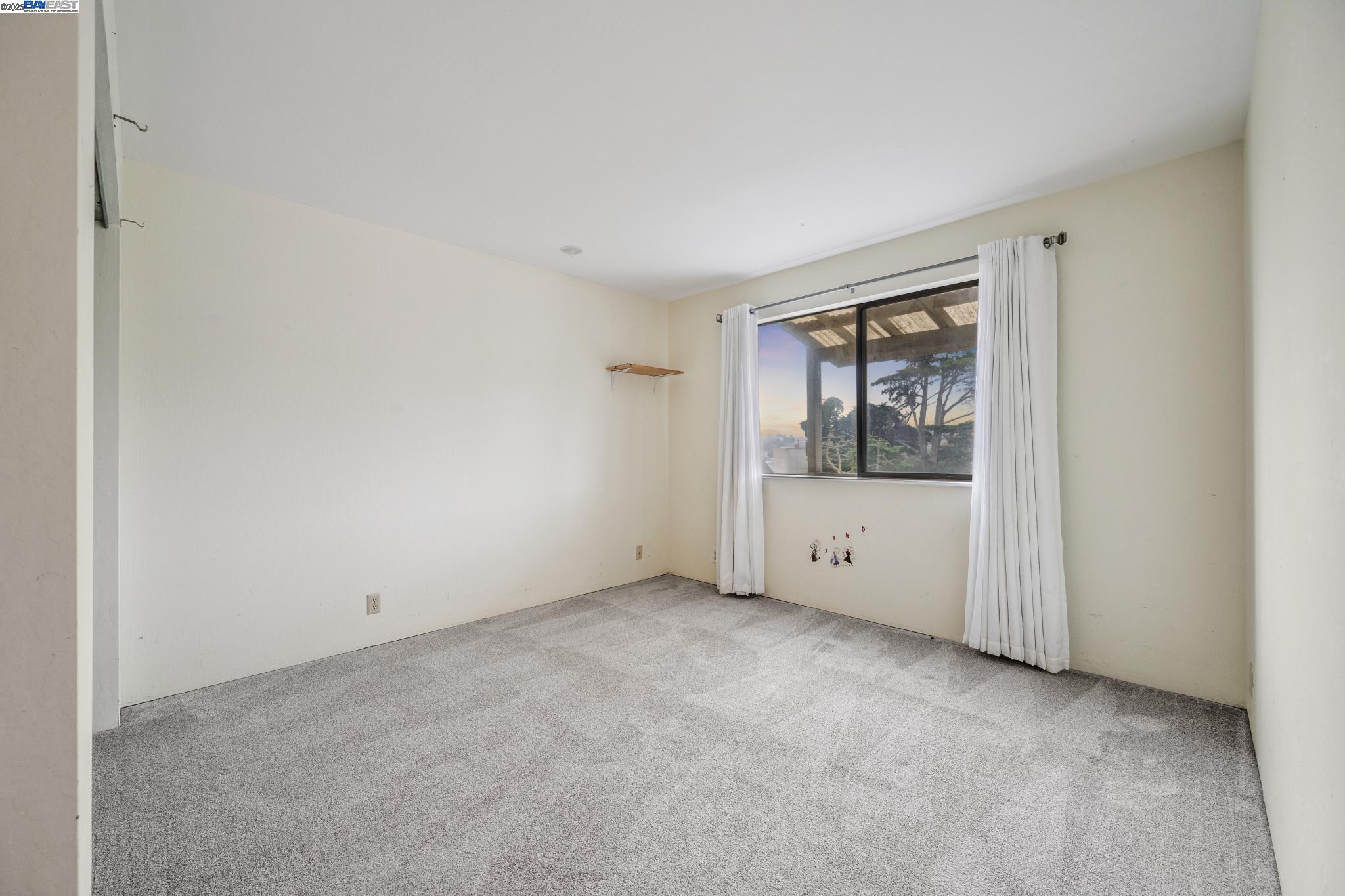 Detail Gallery Image 30 of 58 For 162 Madrid St, San Francisco,  CA 94112 - 4 Beds | 3 Baths