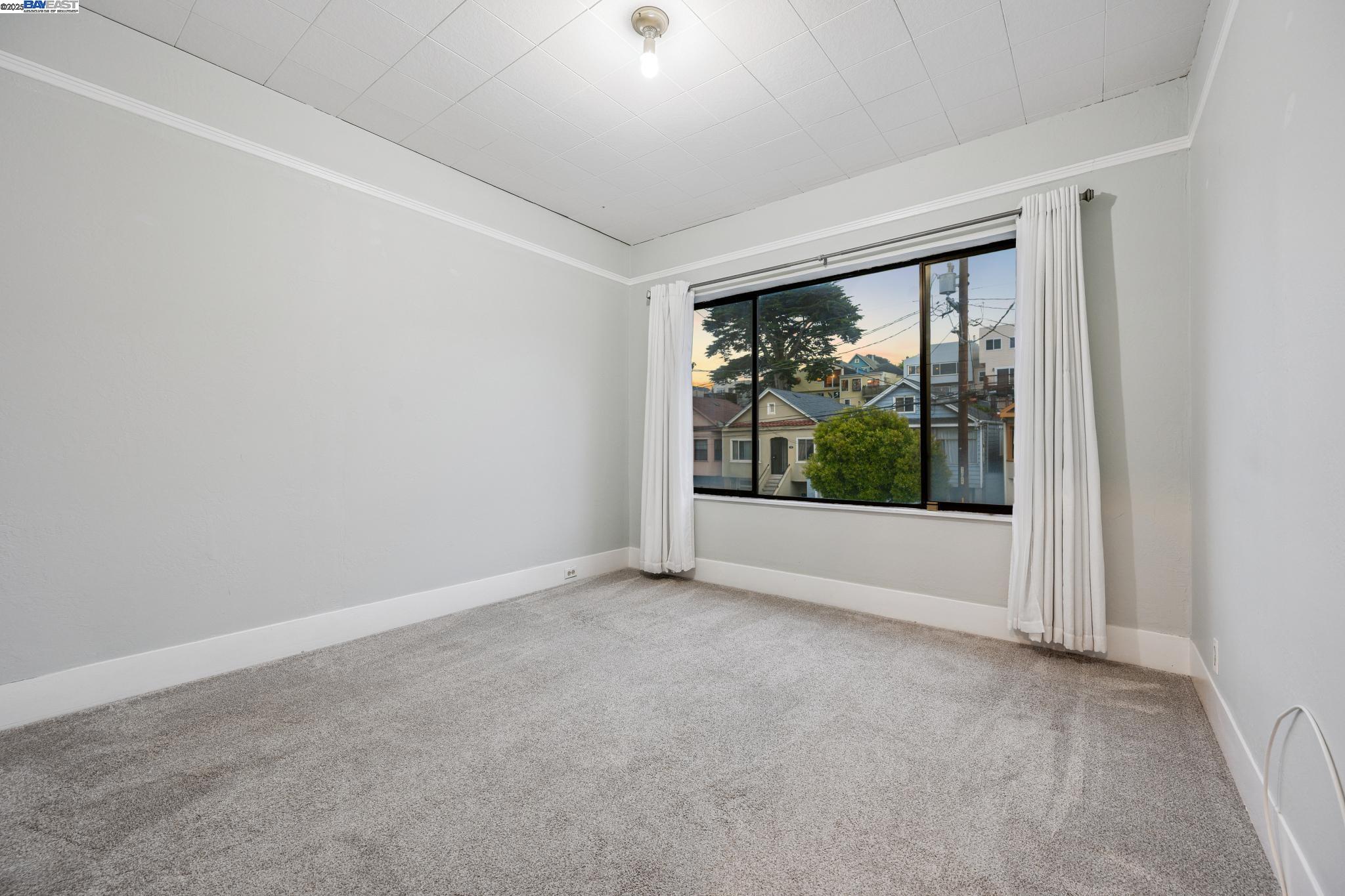 Detail Gallery Image 33 of 58 For 162 Madrid St, San Francisco,  CA 94112 - 4 Beds | 3 Baths