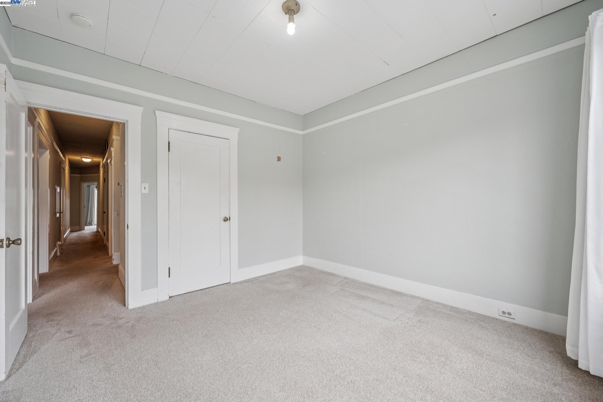 Detail Gallery Image 34 of 58 For 162 Madrid St, San Francisco,  CA 94112 - 4 Beds | 3 Baths