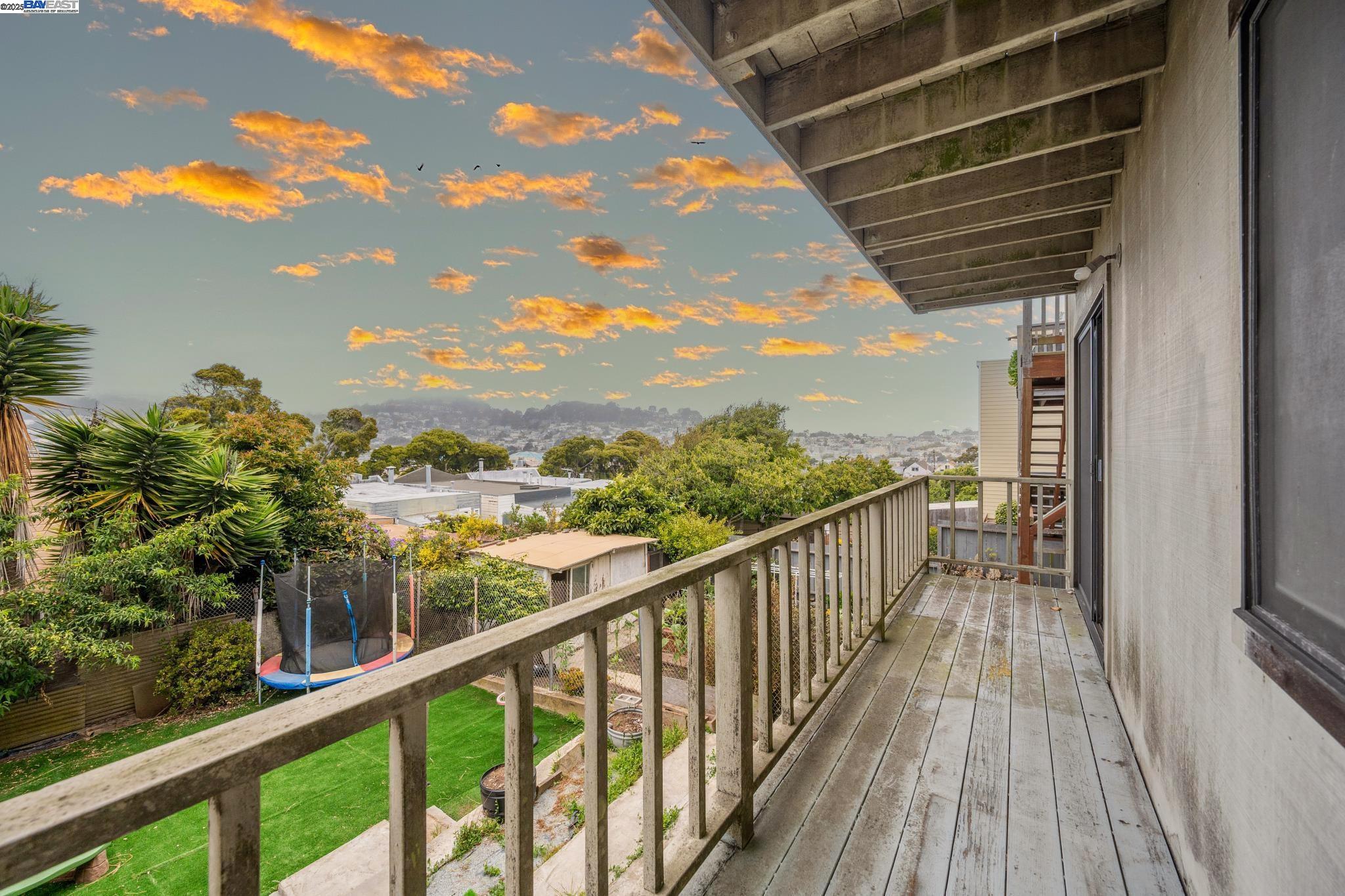 Detail Gallery Image 38 of 58 For 162 Madrid St, San Francisco,  CA 94112 - 4 Beds | 3 Baths