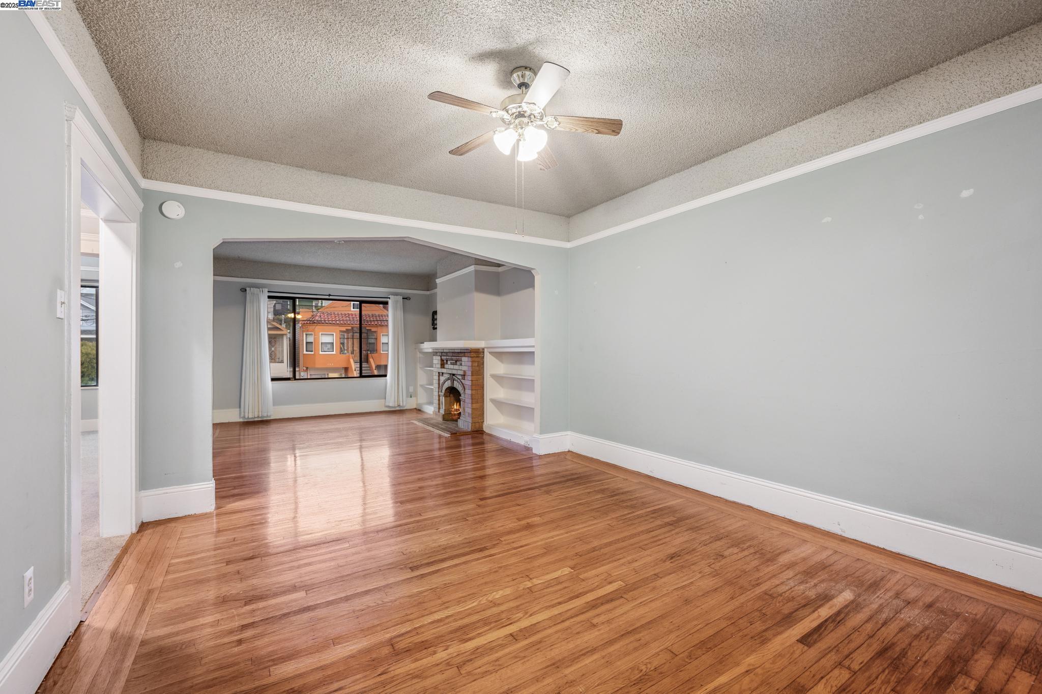 Detail Gallery Image 6 of 58 For 162 Madrid St, San Francisco,  CA 94112 - 4 Beds | 3 Baths