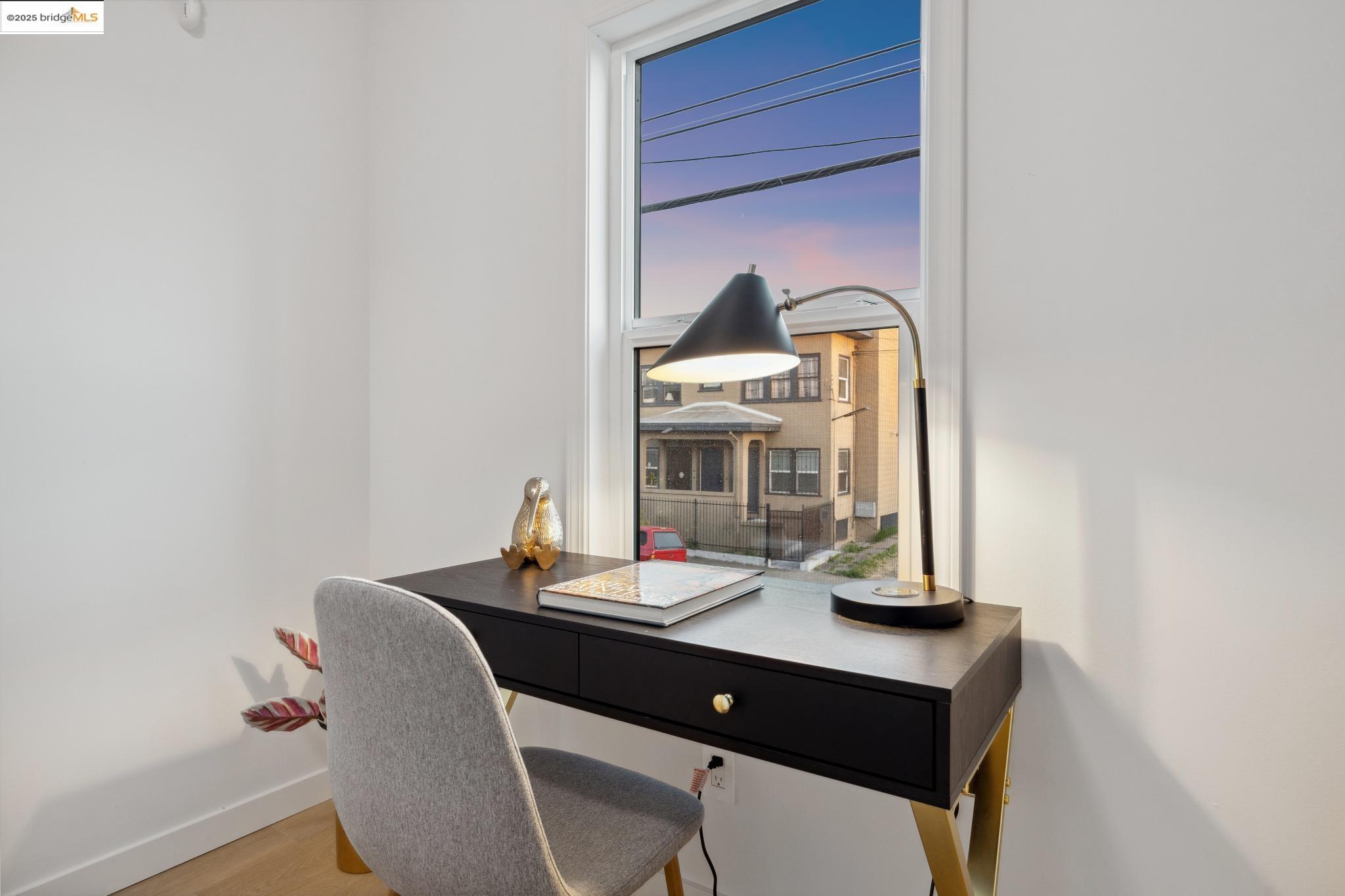 Detail Gallery Image 15 of 58 For 904 41st St, Oakland,  CA 94608 - 3 Beds | 2/1 Baths