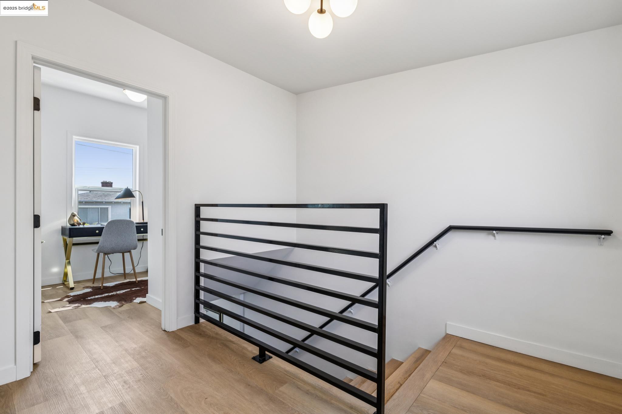 Detail Gallery Image 16 of 58 For 904 41st St, Oakland,  CA 94608 - 3 Beds | 2/1 Baths