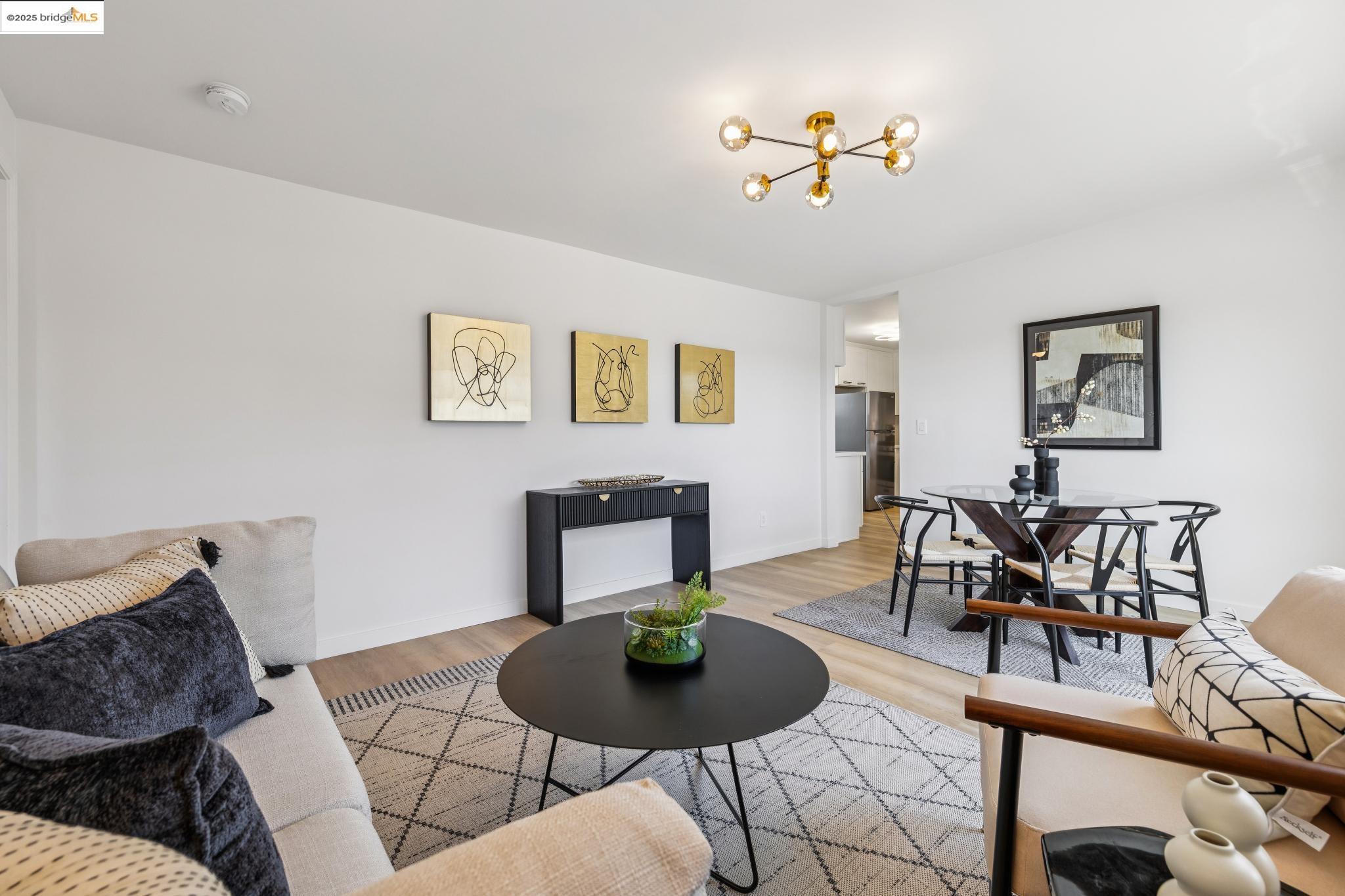 Detail Gallery Image 18 of 58 For 904 41st St, Oakland,  CA 94608 - 3 Beds | 2/1 Baths