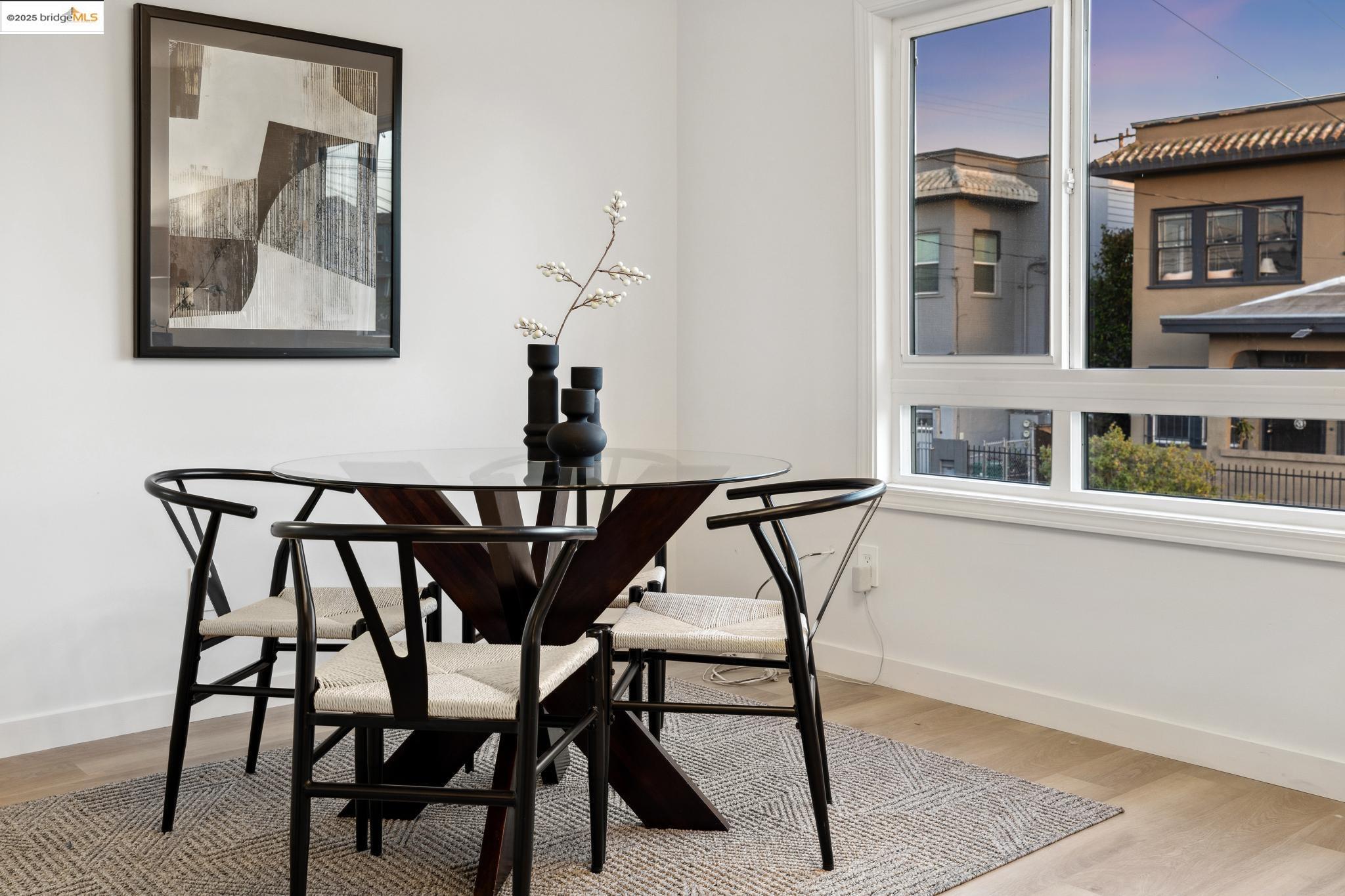 Detail Gallery Image 3 of 58 For 904 41st St, Oakland,  CA 94608 - 3 Beds | 2/1 Baths