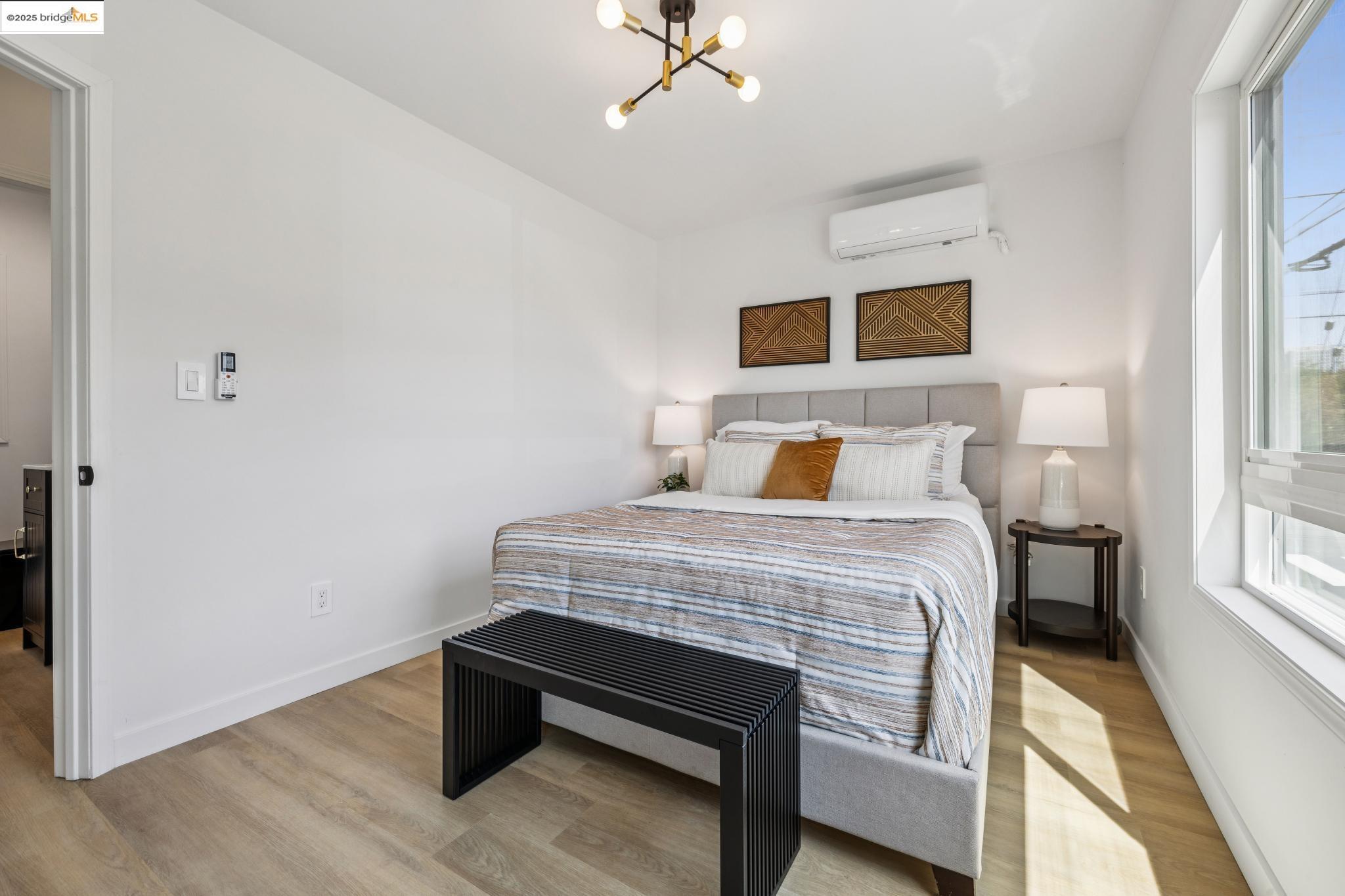 Detail Gallery Image 23 of 58 For 904 41st St, Oakland,  CA 94608 - 3 Beds | 2/1 Baths