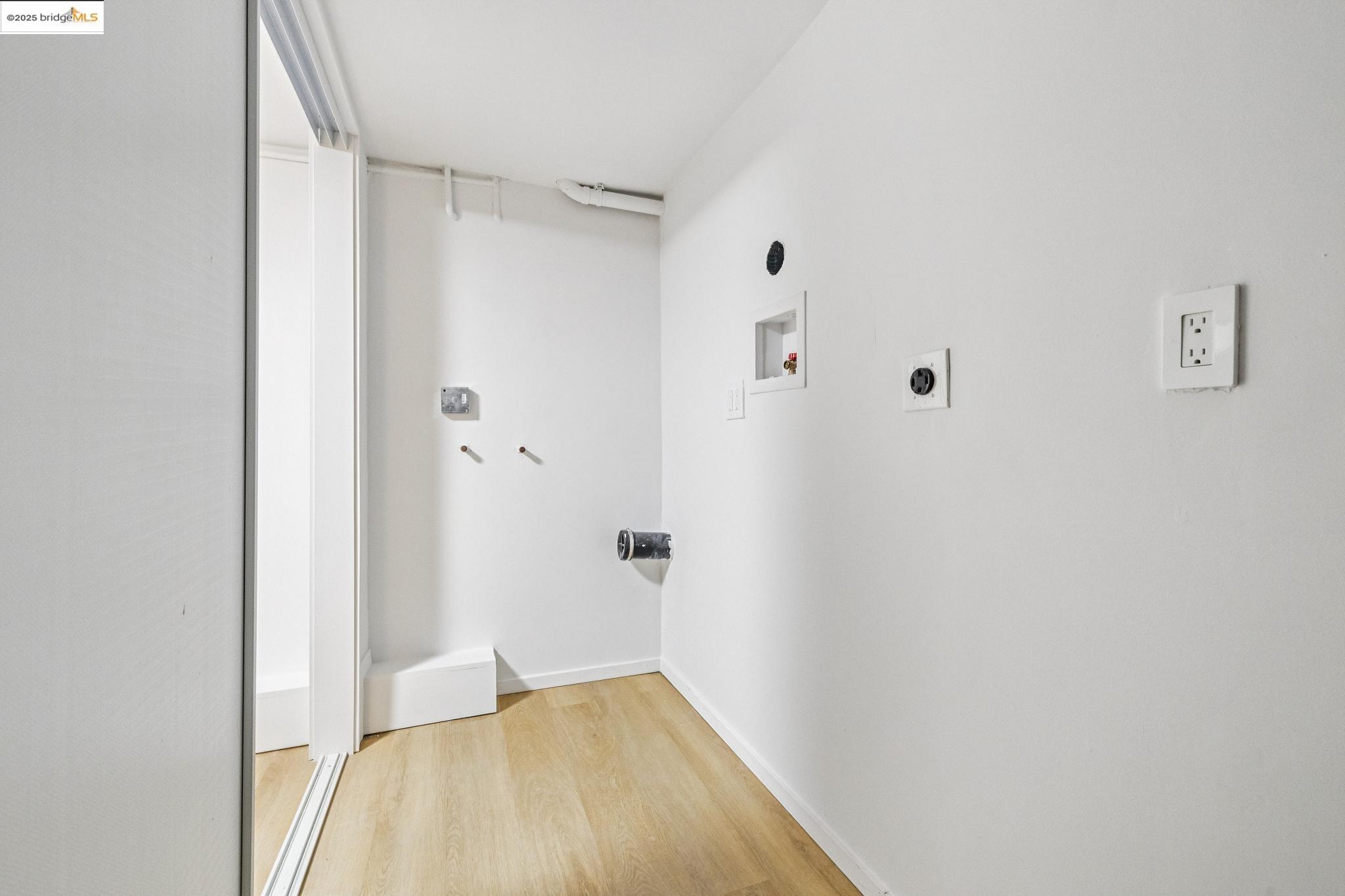 Detail Gallery Image 31 of 58 For 904 41st St, Oakland,  CA 94608 - 3 Beds | 2/1 Baths