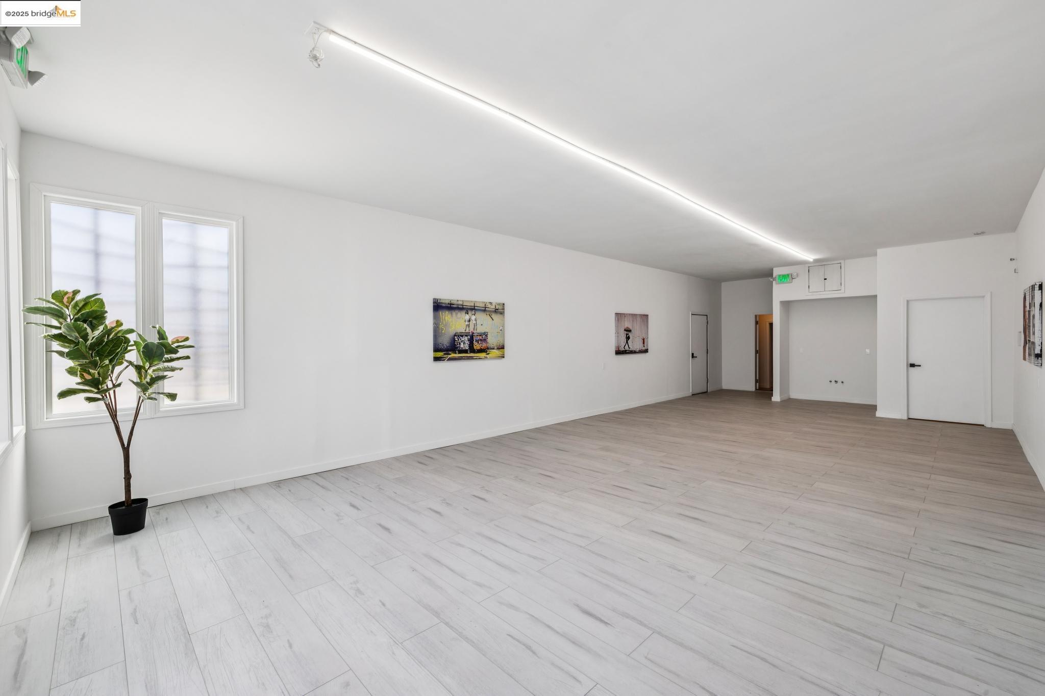 Detail Gallery Image 35 of 58 For 904 41st St, Oakland,  CA 94608 - 3 Beds | 2/1 Baths