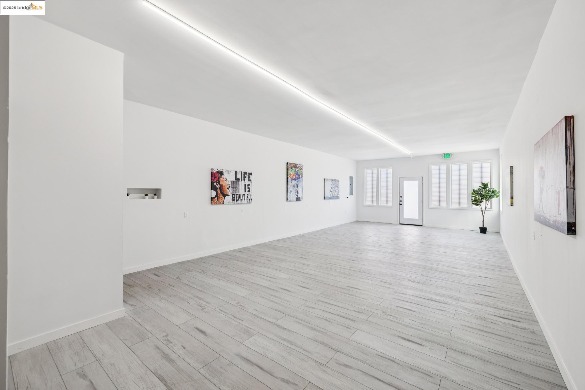 Detail Gallery Image 37 of 58 For 904 41st St, Oakland,  CA 94608 - 3 Beds | 2/1 Baths