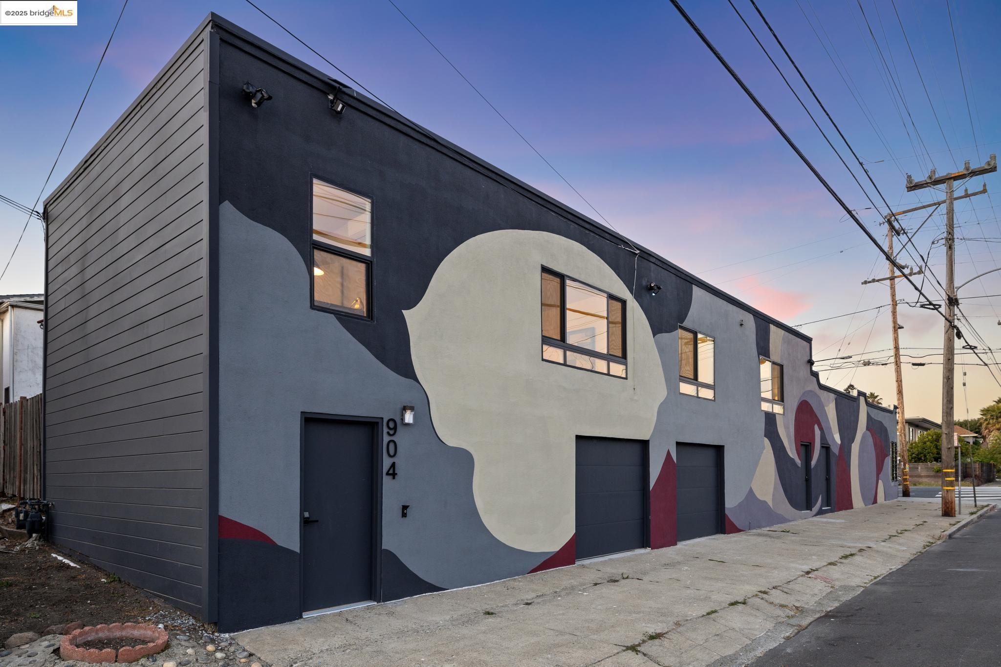 Detail Gallery Image 50 of 58 For 904 41st St, Oakland,  CA 94608 - 3 Beds | 2/1 Baths