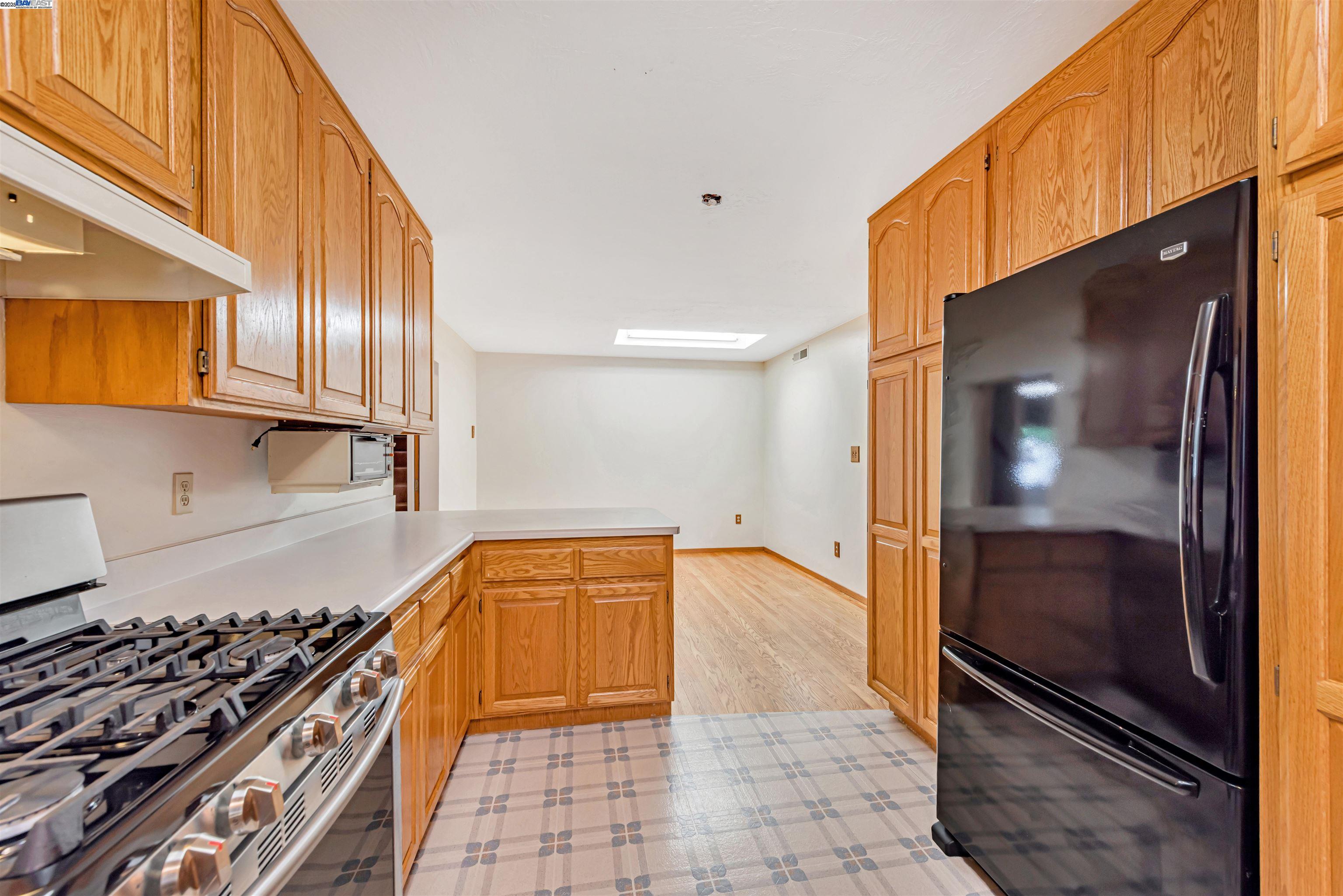 Detail Gallery Image 13 of 56 For 38952 Emrol Ave, Fremont,  CA 94536 - 6 Beds | 3 Baths