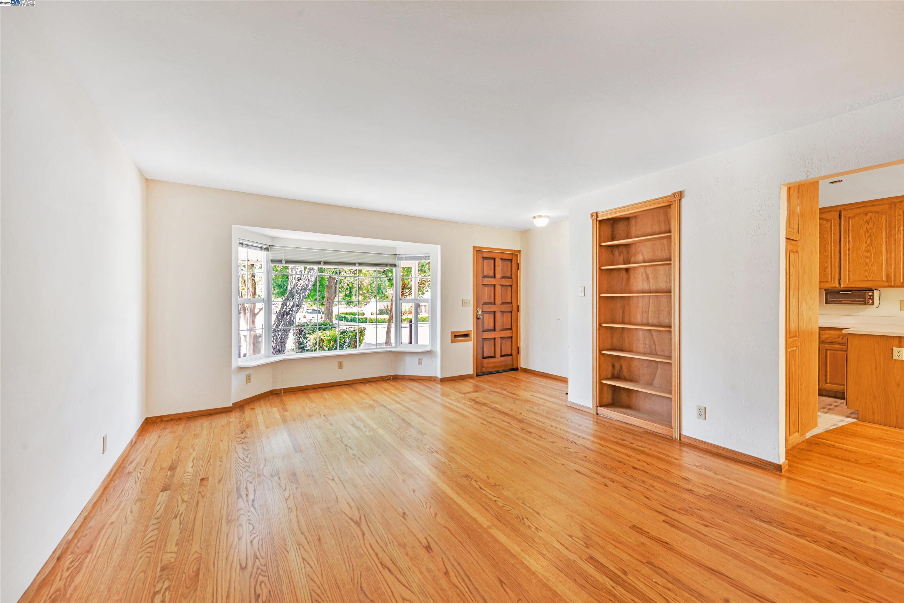 Detail Gallery Image 5 of 56 For 38952 Emrol Ave, Fremont,  CA 94536 - 6 Beds | 3 Baths