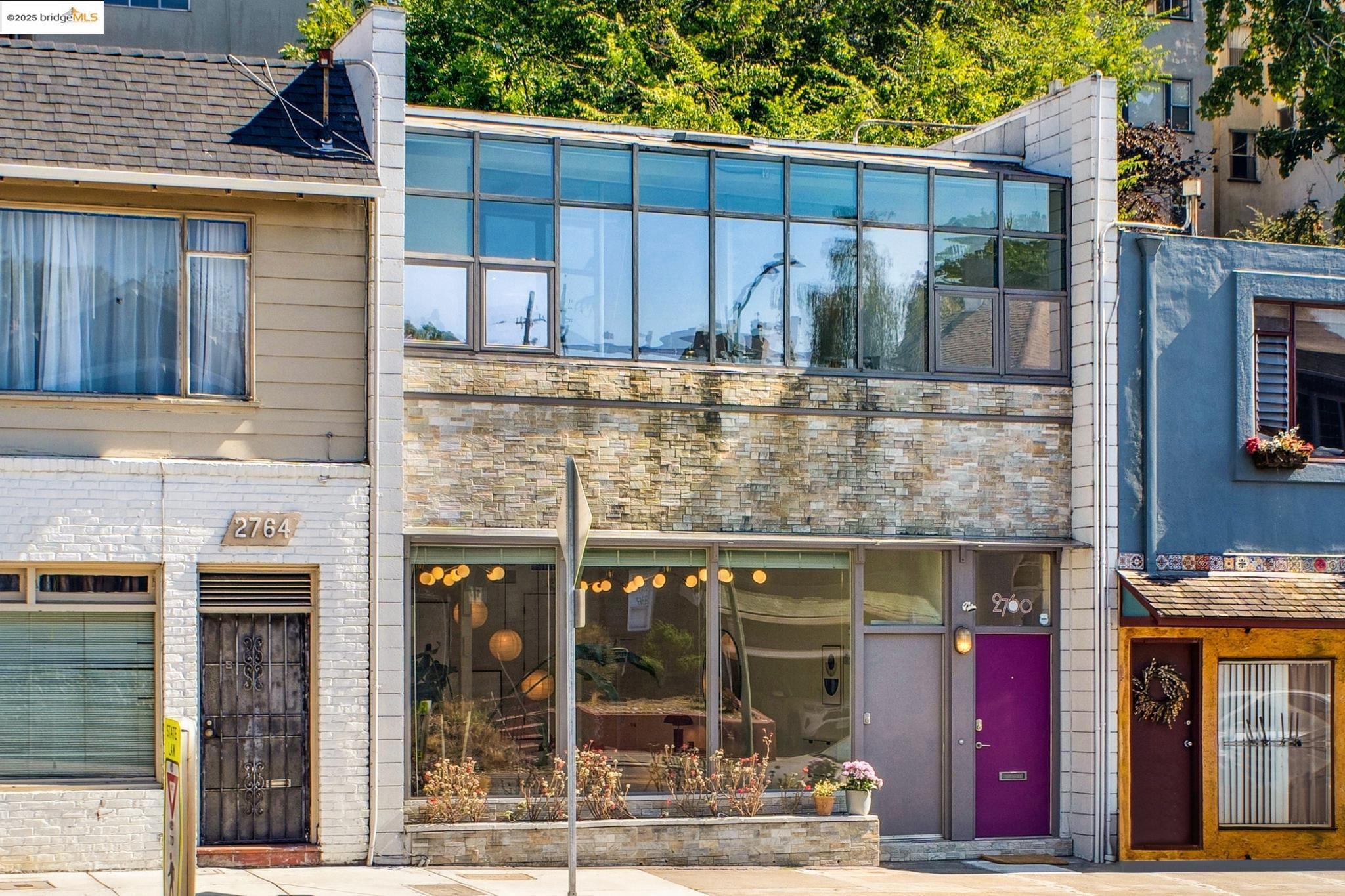 Detail Gallery Image 1 of 59 For 2760 Park Blvd, Oakland,  CA 94606 - 3 Beds | 2/1 Baths