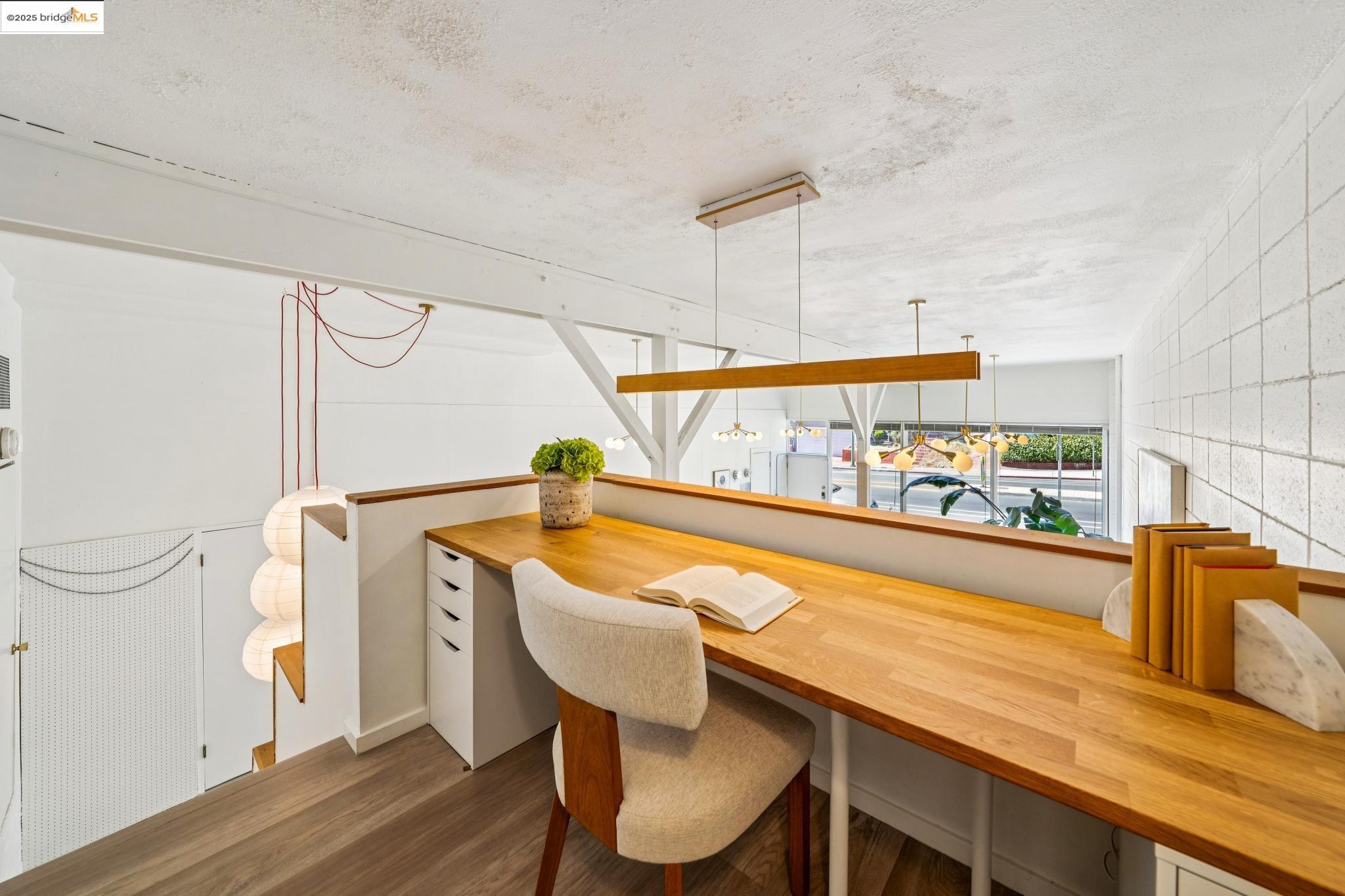 Detail Gallery Image 12 of 59 For 2760 Park Blvd, Oakland,  CA 94606 - 3 Beds | 2/1 Baths