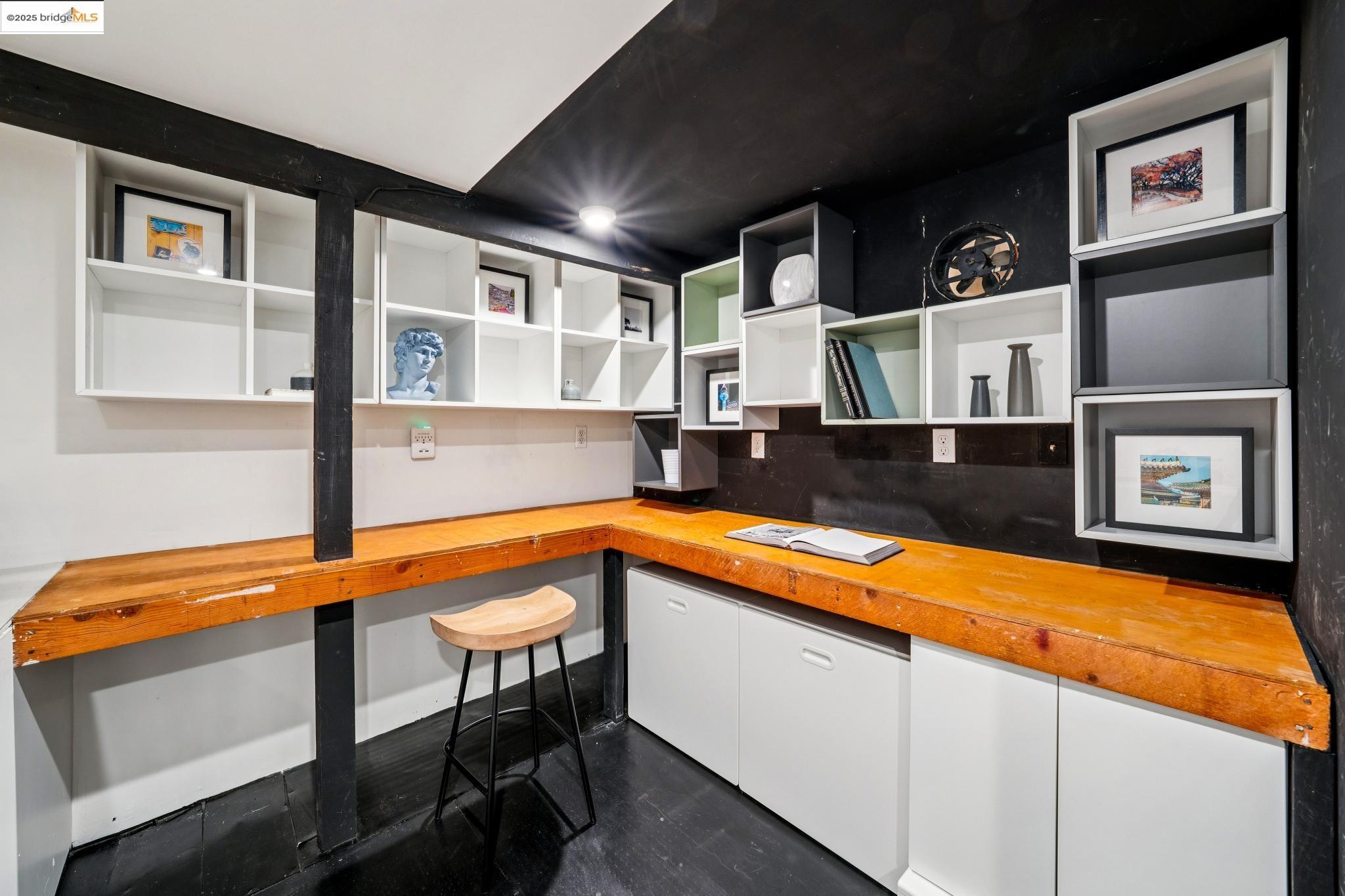 Detail Gallery Image 14 of 59 For 2760 Park Blvd, Oakland,  CA 94606 - 3 Beds | 2/1 Baths