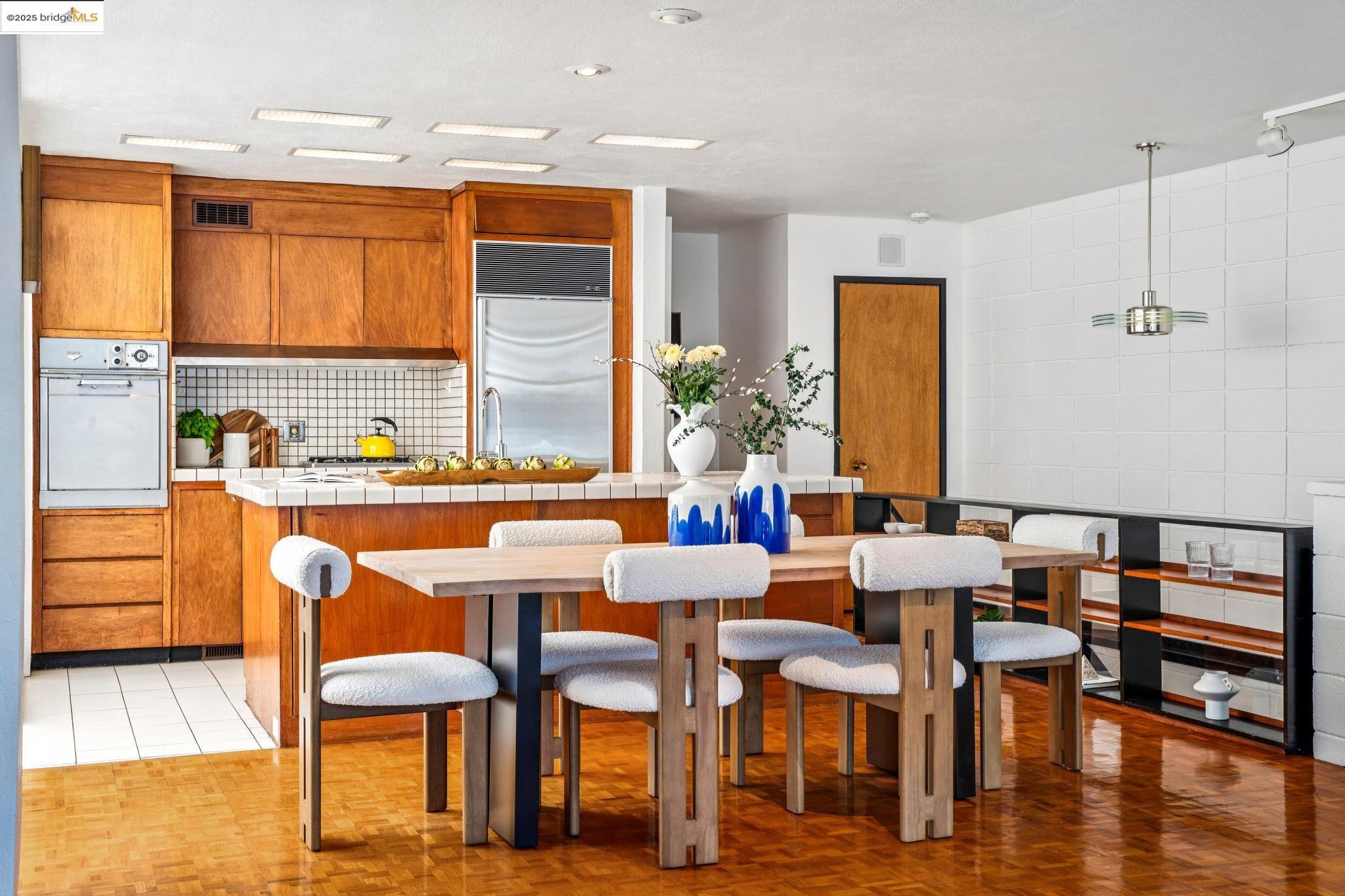 Detail Gallery Image 19 of 59 For 2760 Park Blvd, Oakland,  CA 94606 - 3 Beds | 2/1 Baths