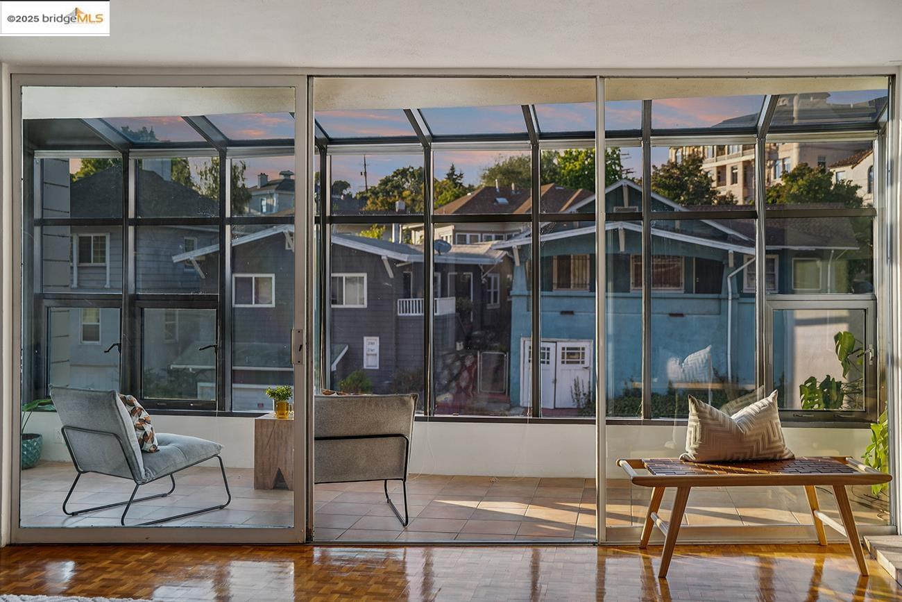 Detail Gallery Image 29 of 59 For 2760 Park Blvd, Oakland,  CA 94606 - 3 Beds | 2/1 Baths