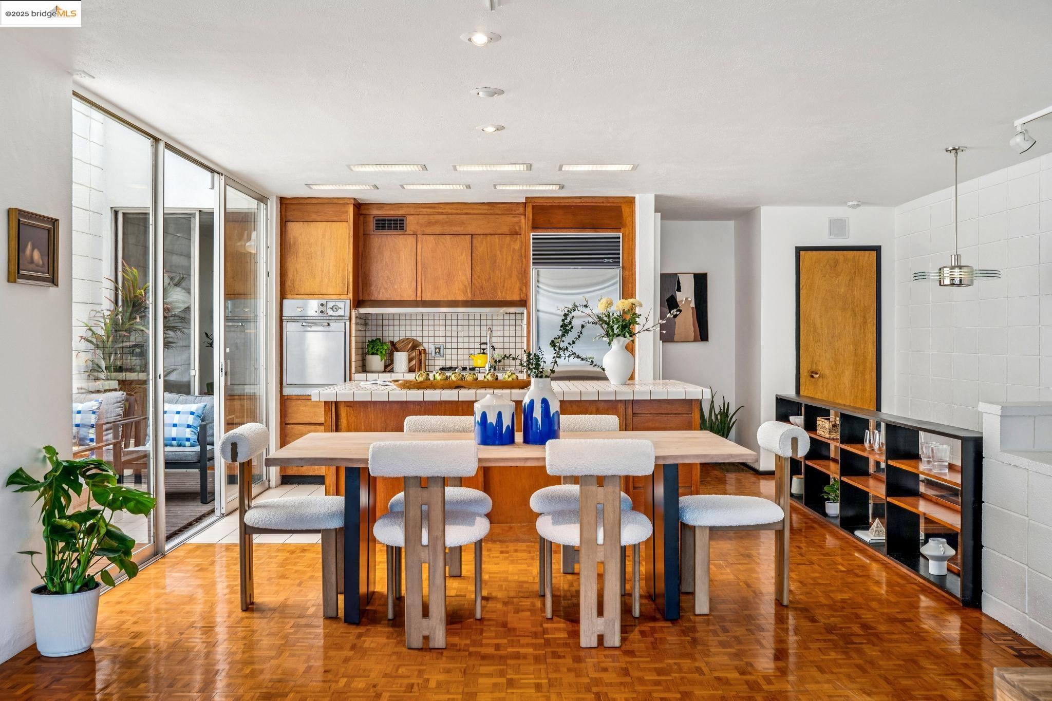 Detail Gallery Image 32 of 59 For 2760 Park Blvd, Oakland,  CA 94606 - 3 Beds | 2/1 Baths