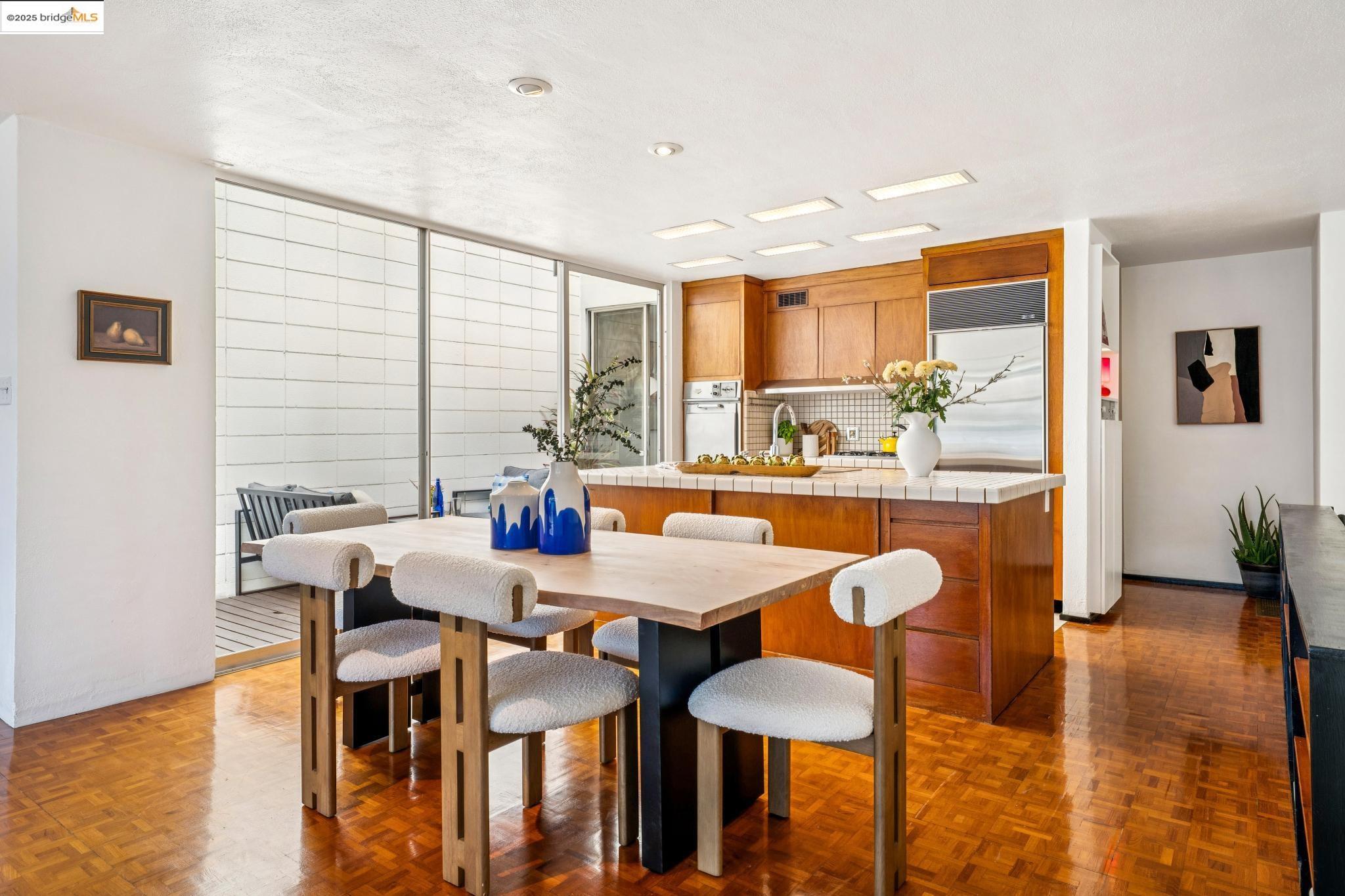 Detail Gallery Image 33 of 59 For 2760 Park Blvd, Oakland,  CA 94606 - 3 Beds | 2/1 Baths