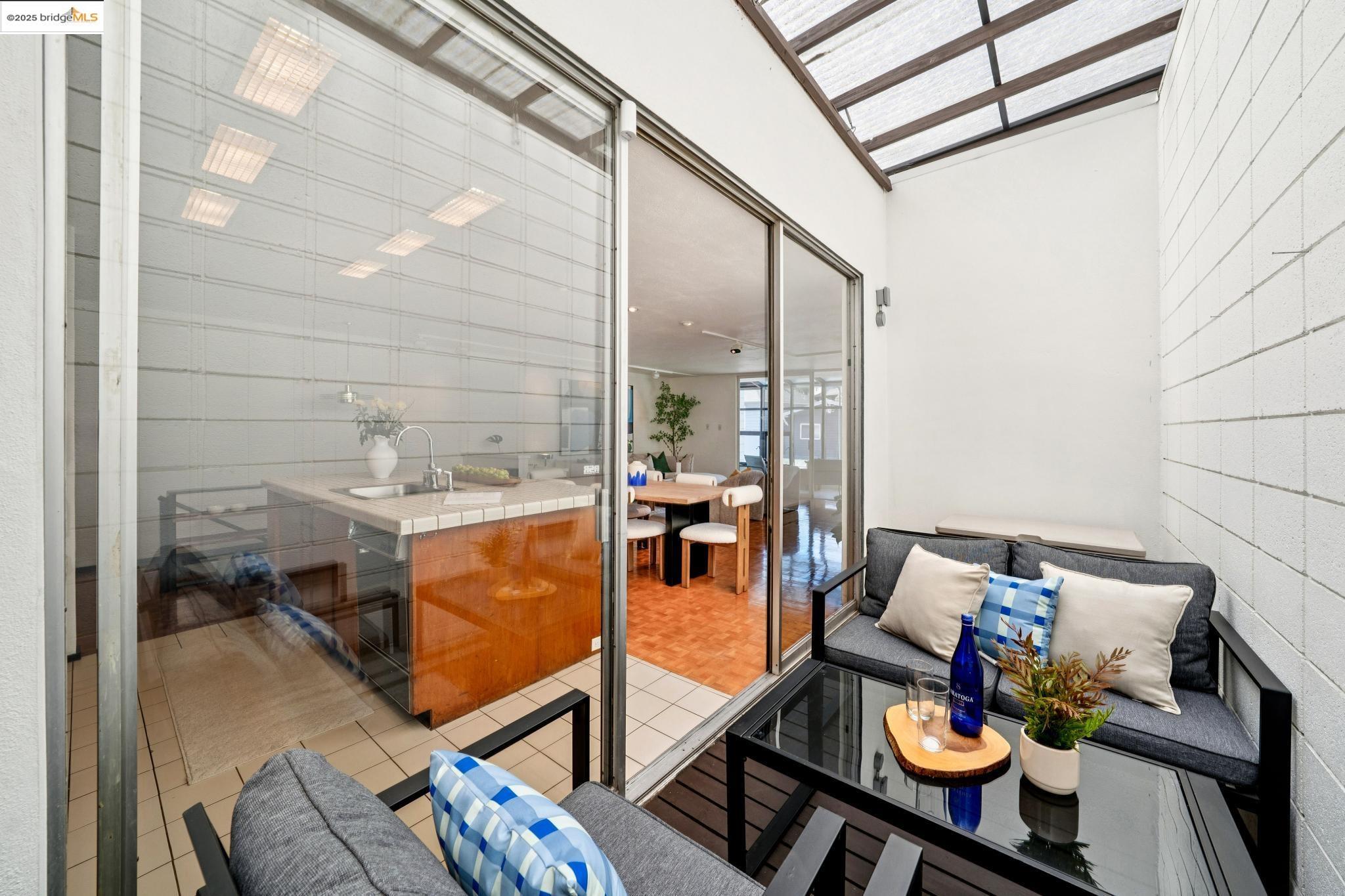 Detail Gallery Image 38 of 59 For 2760 Park Blvd, Oakland,  CA 94606 - 3 Beds | 2/1 Baths