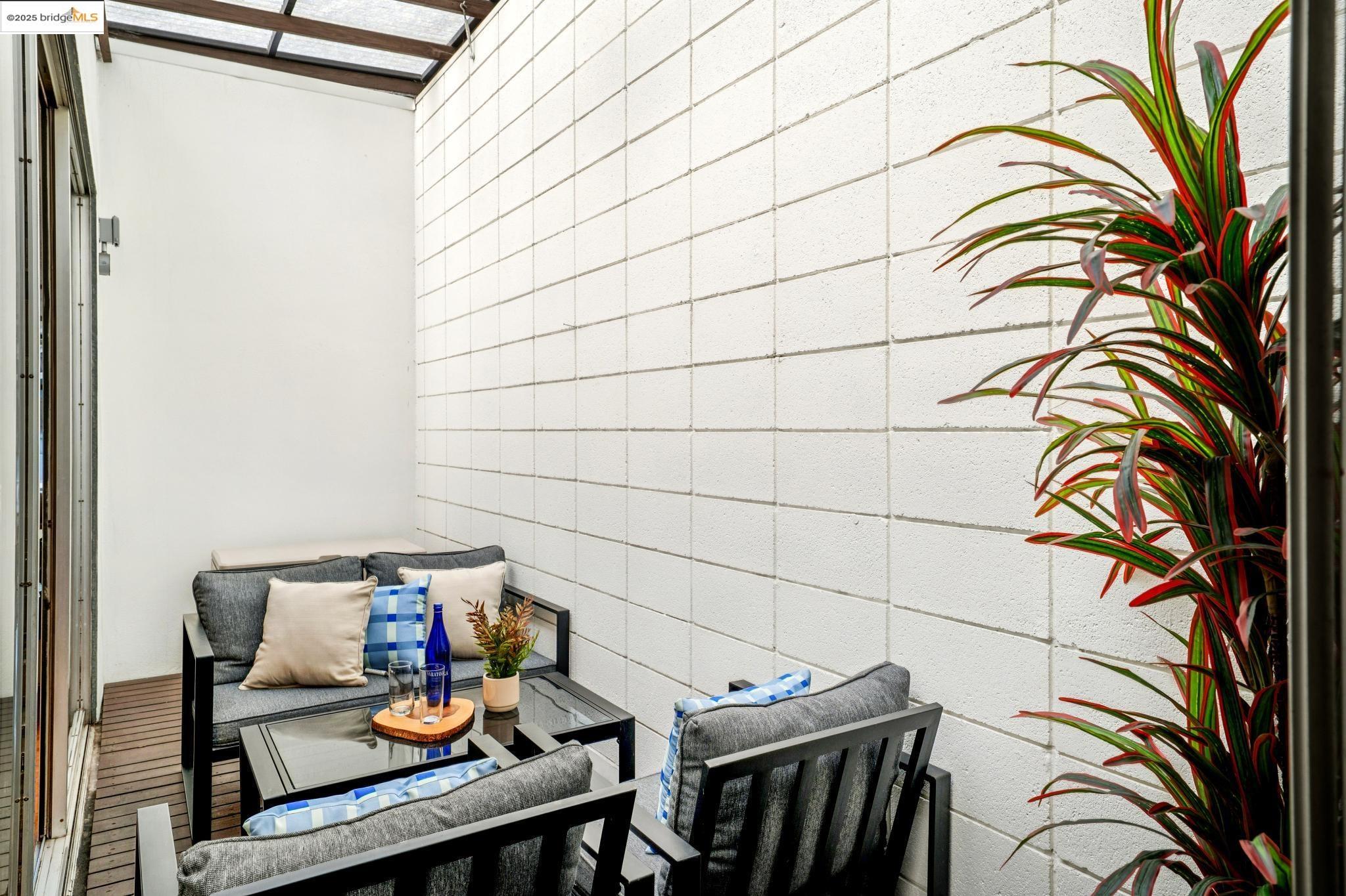 Detail Gallery Image 42 of 59 For 2760 Park Blvd, Oakland,  CA 94606 - 3 Beds | 2/1 Baths
