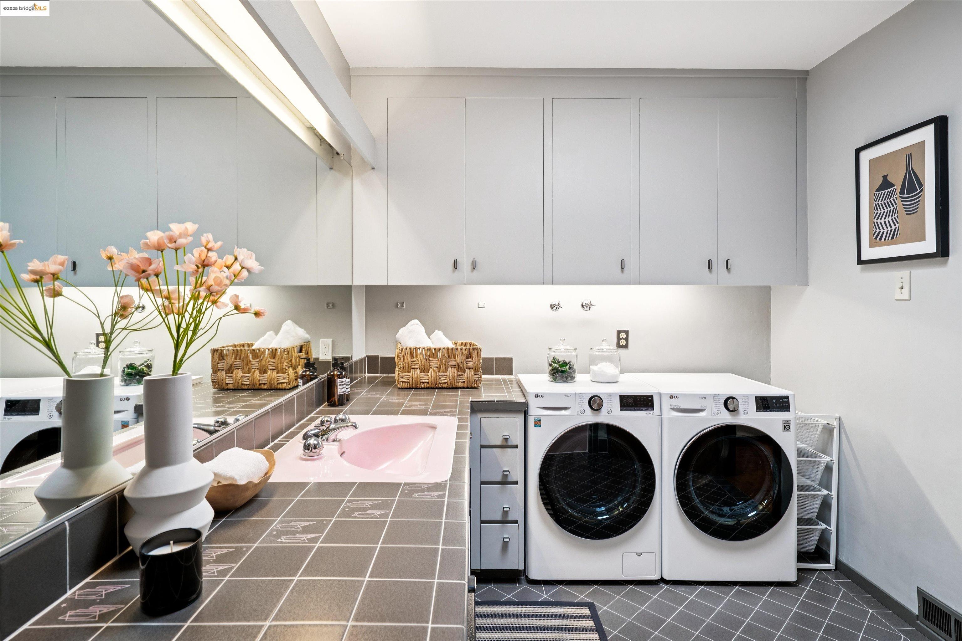 Detail Gallery Image 45 of 59 For 2760 Park Blvd, Oakland,  CA 94606 - 3 Beds | 2/1 Baths