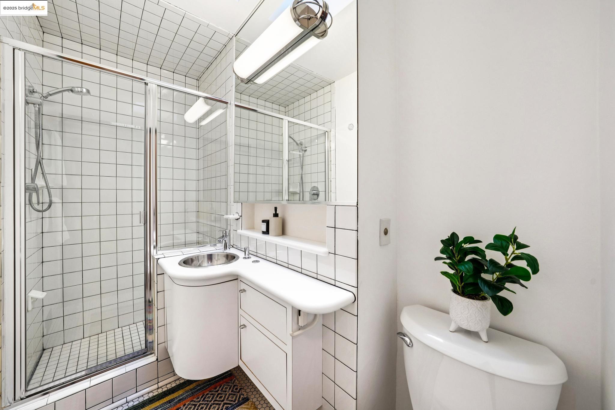 Detail Gallery Image 53 of 59 For 2760 Park Blvd, Oakland,  CA 94606 - 3 Beds | 2/1 Baths