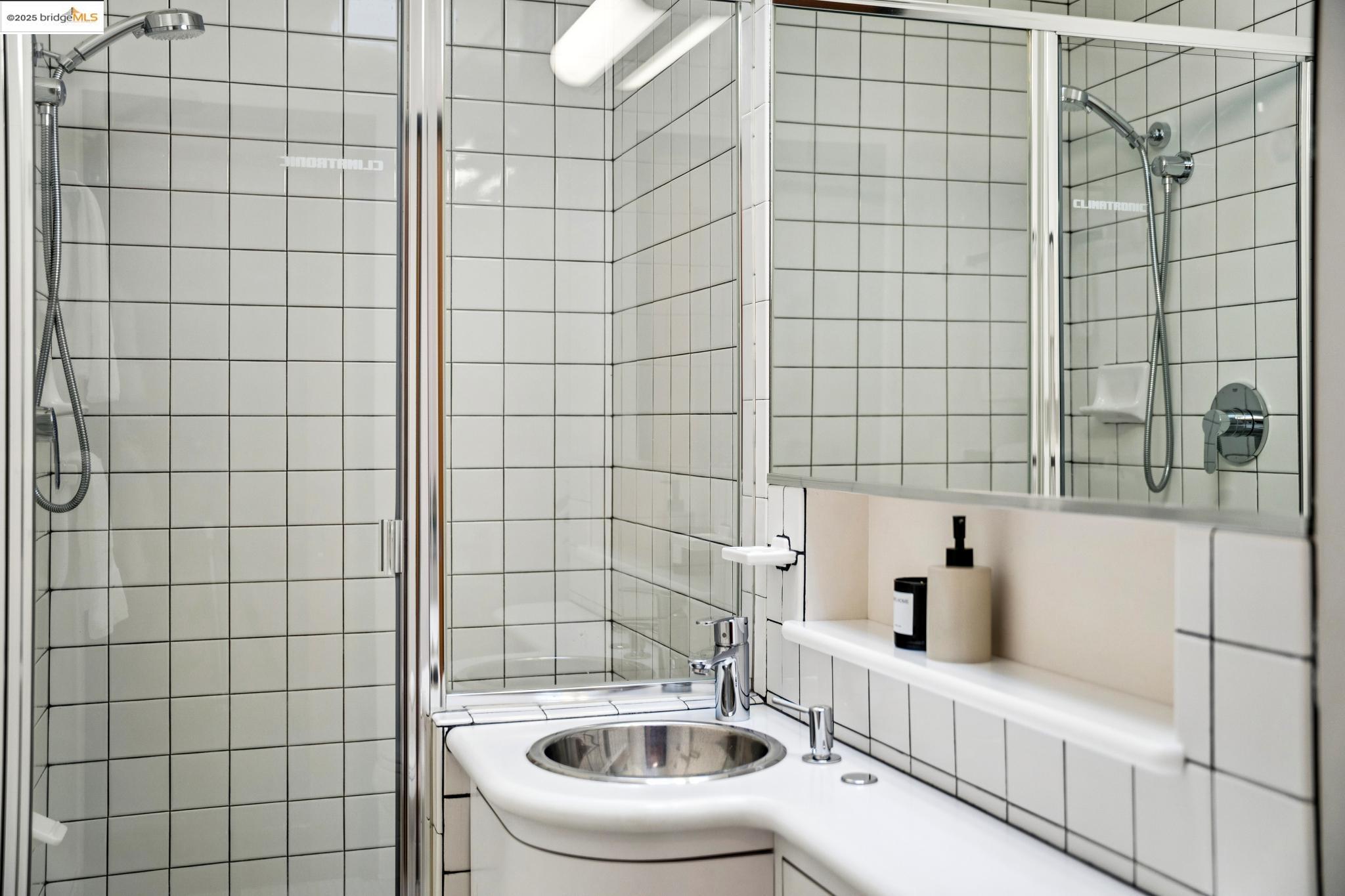 Detail Gallery Image 54 of 59 For 2760 Park Blvd, Oakland,  CA 94606 - 3 Beds | 2/1 Baths